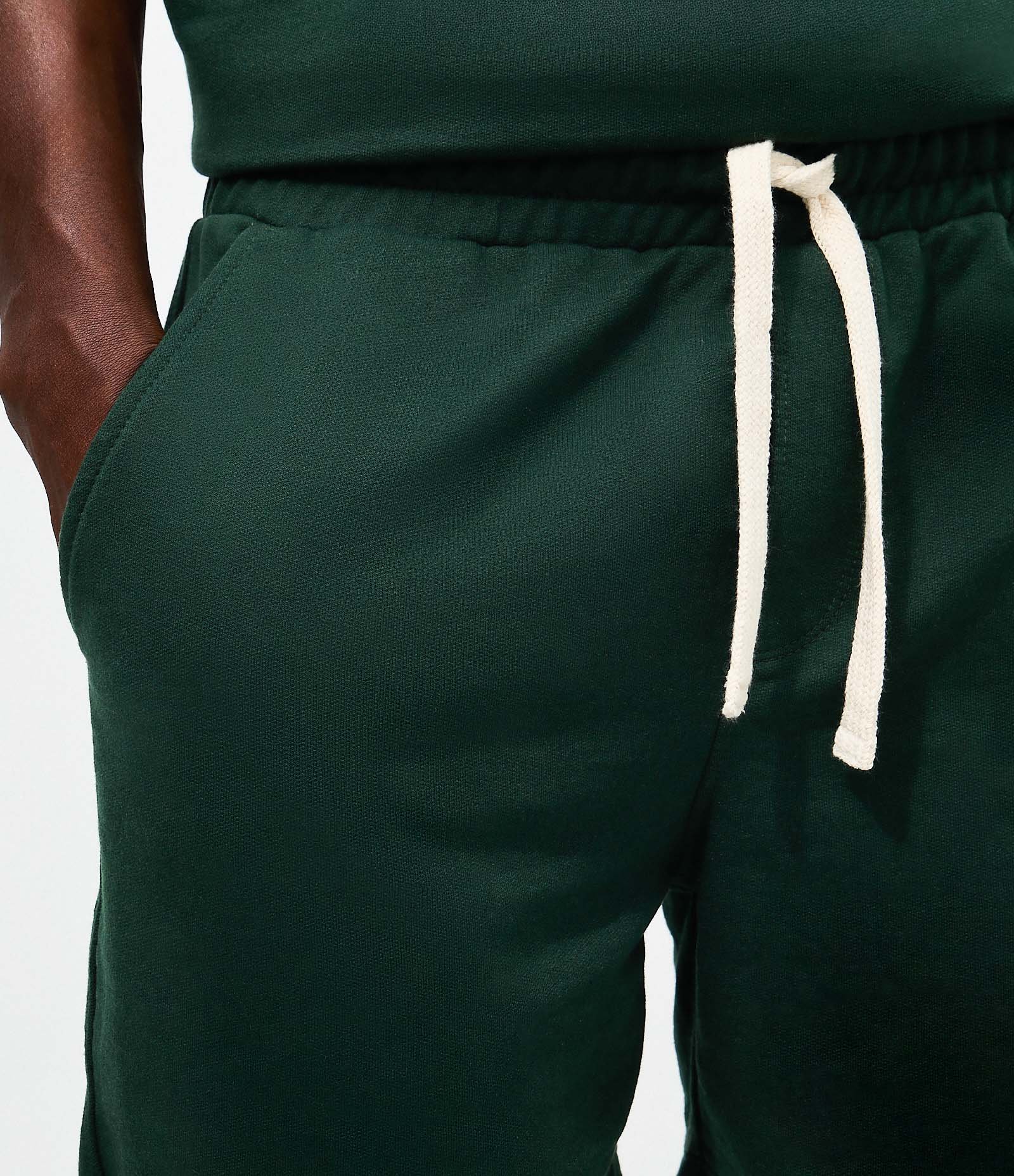 Bermuda Moletinho Texturizada com Barra Irregular Verde 3