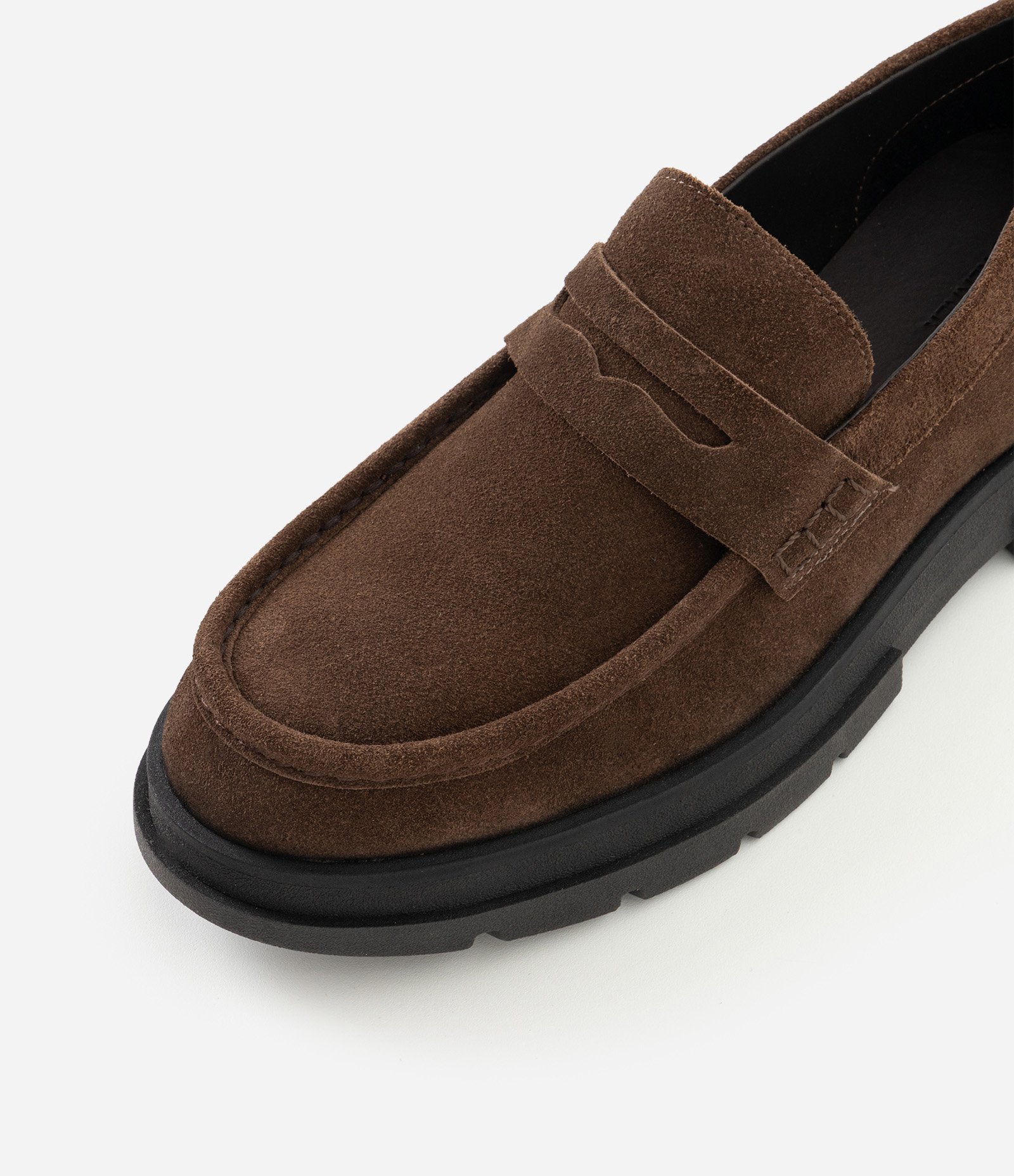 Sapato Loafer em Couro Camurça Marrom 6