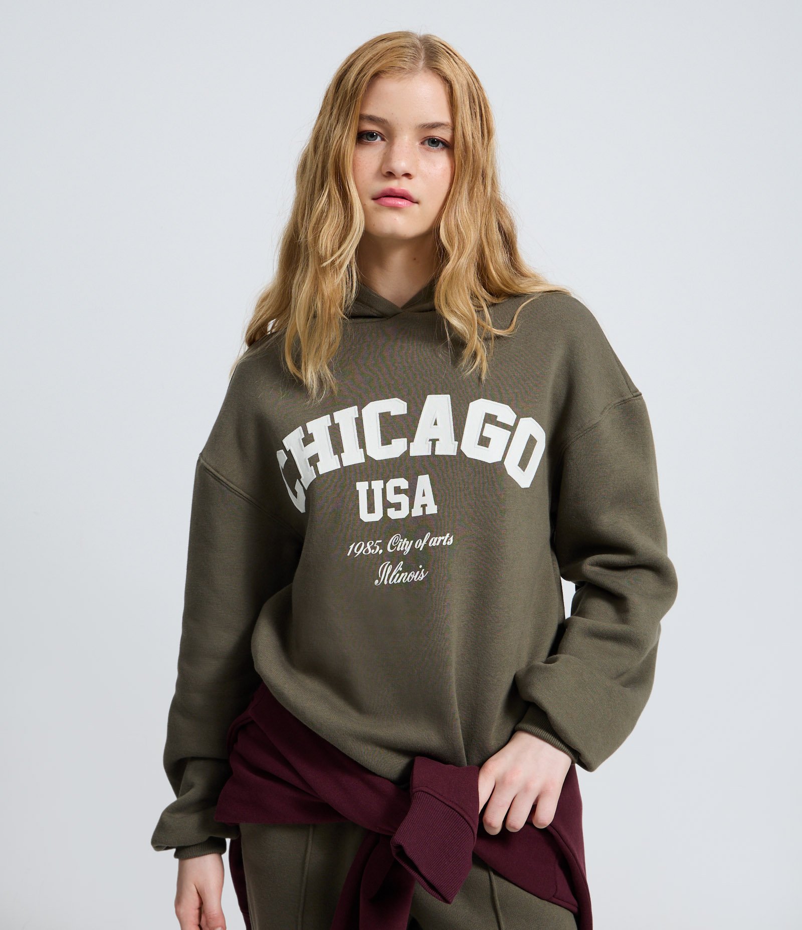 Moletom com Capuz e Lettering Chicago Verde Oliva 1