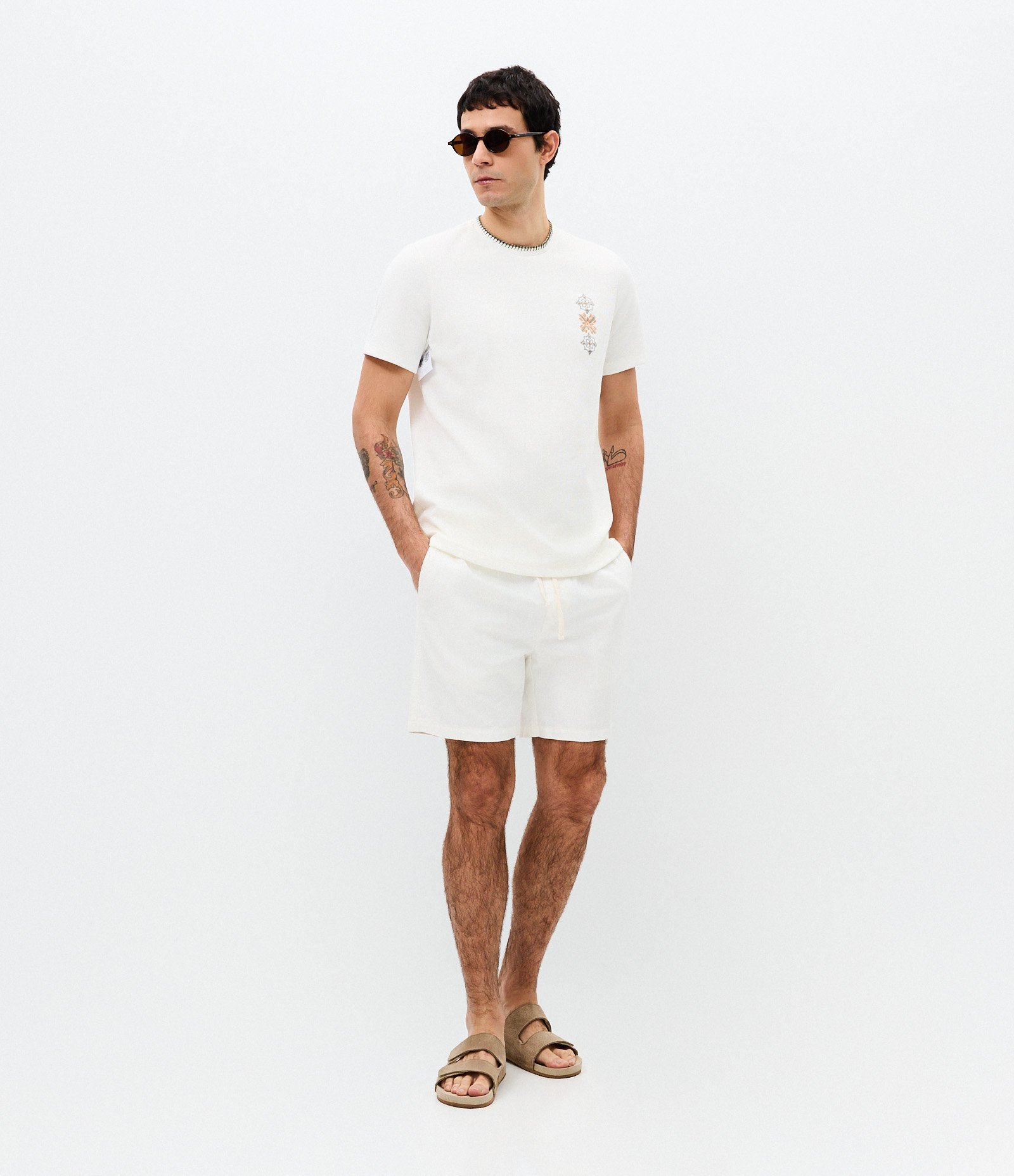 Camiseta Texturizada com Bordado Off White 2