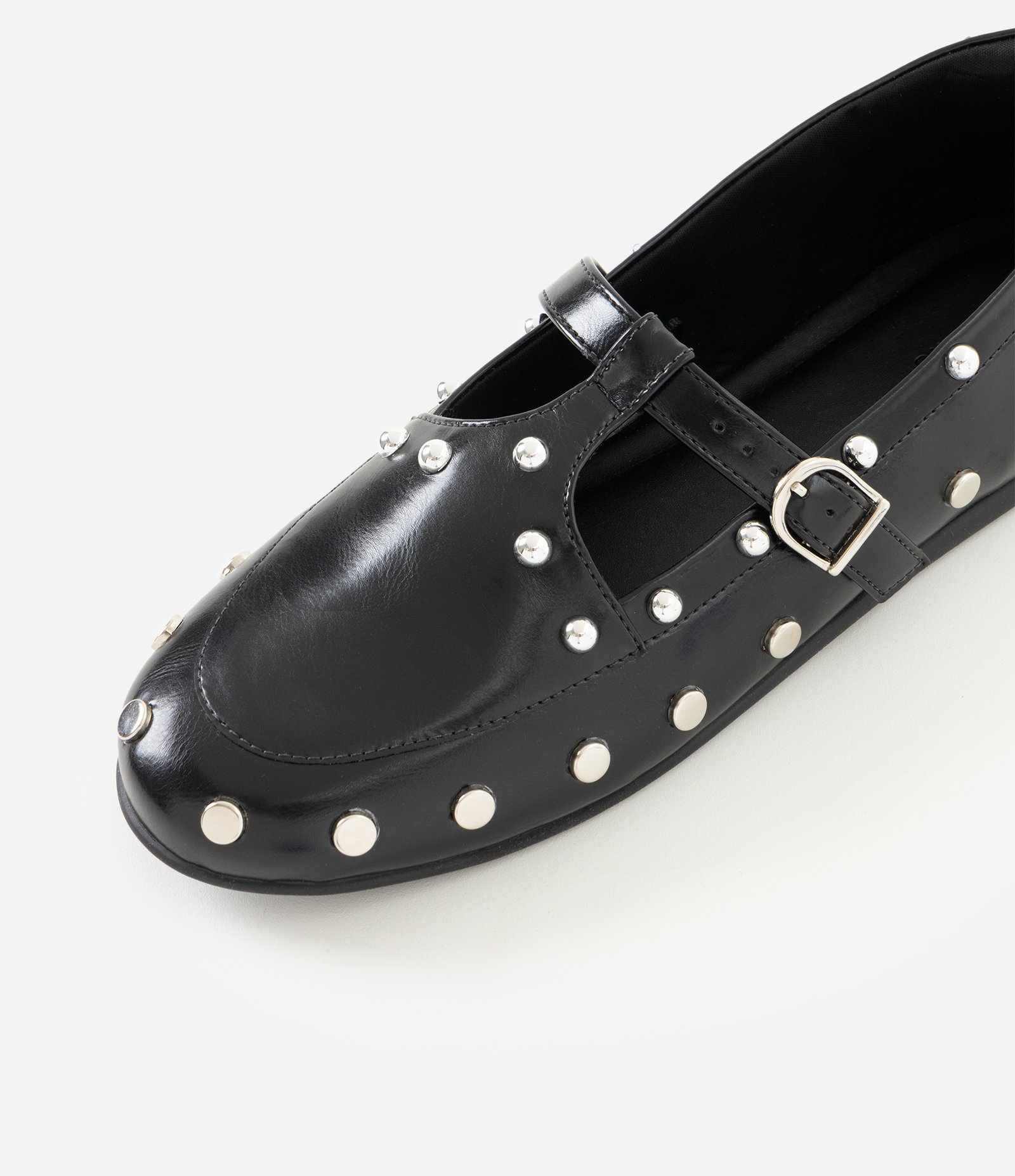 Sapato Estilo Salomé em PU com Aplicação de Tachas Preto 5