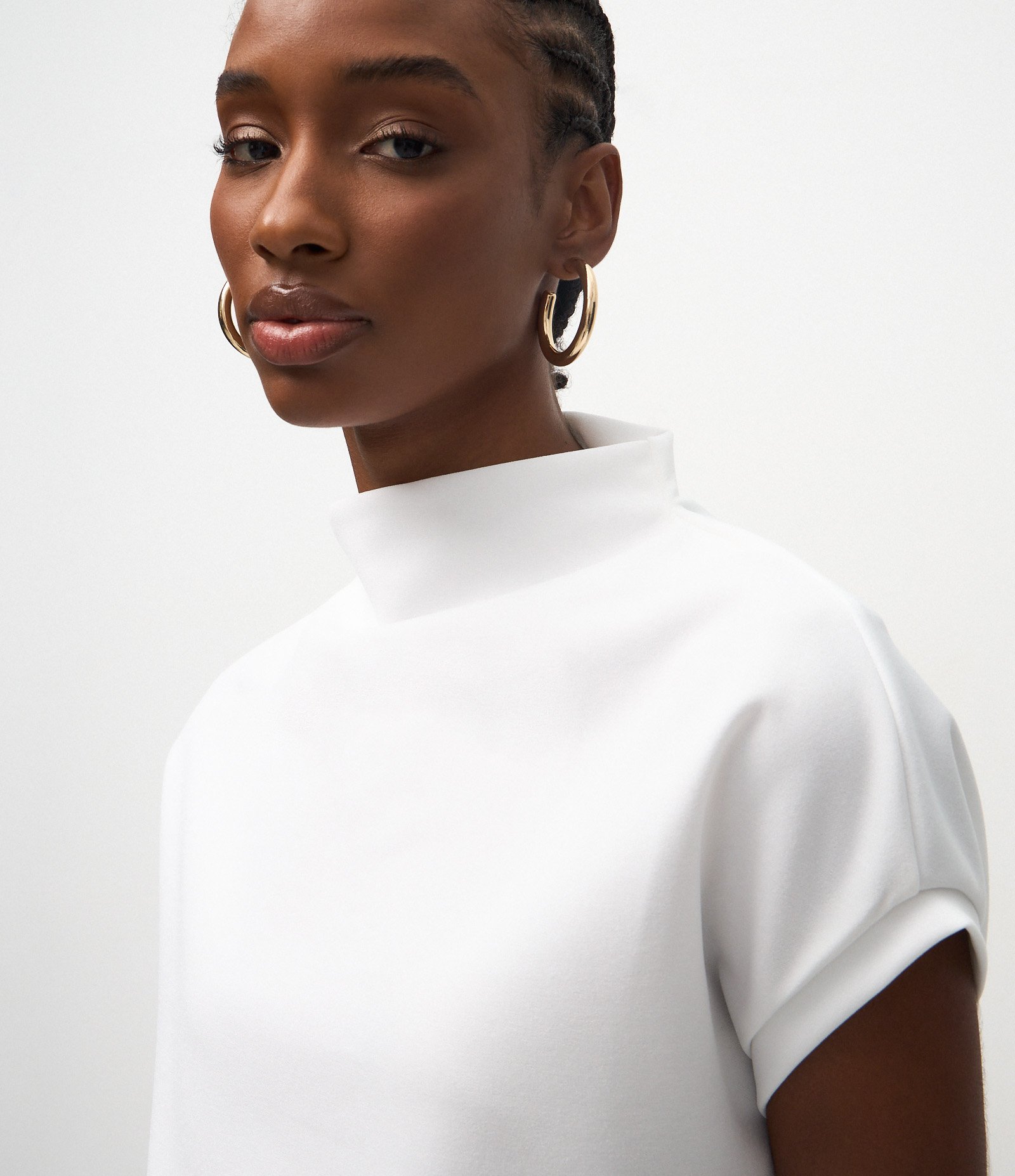 Blusa Manga Curta em Crepe com Gola Alta Branco 4