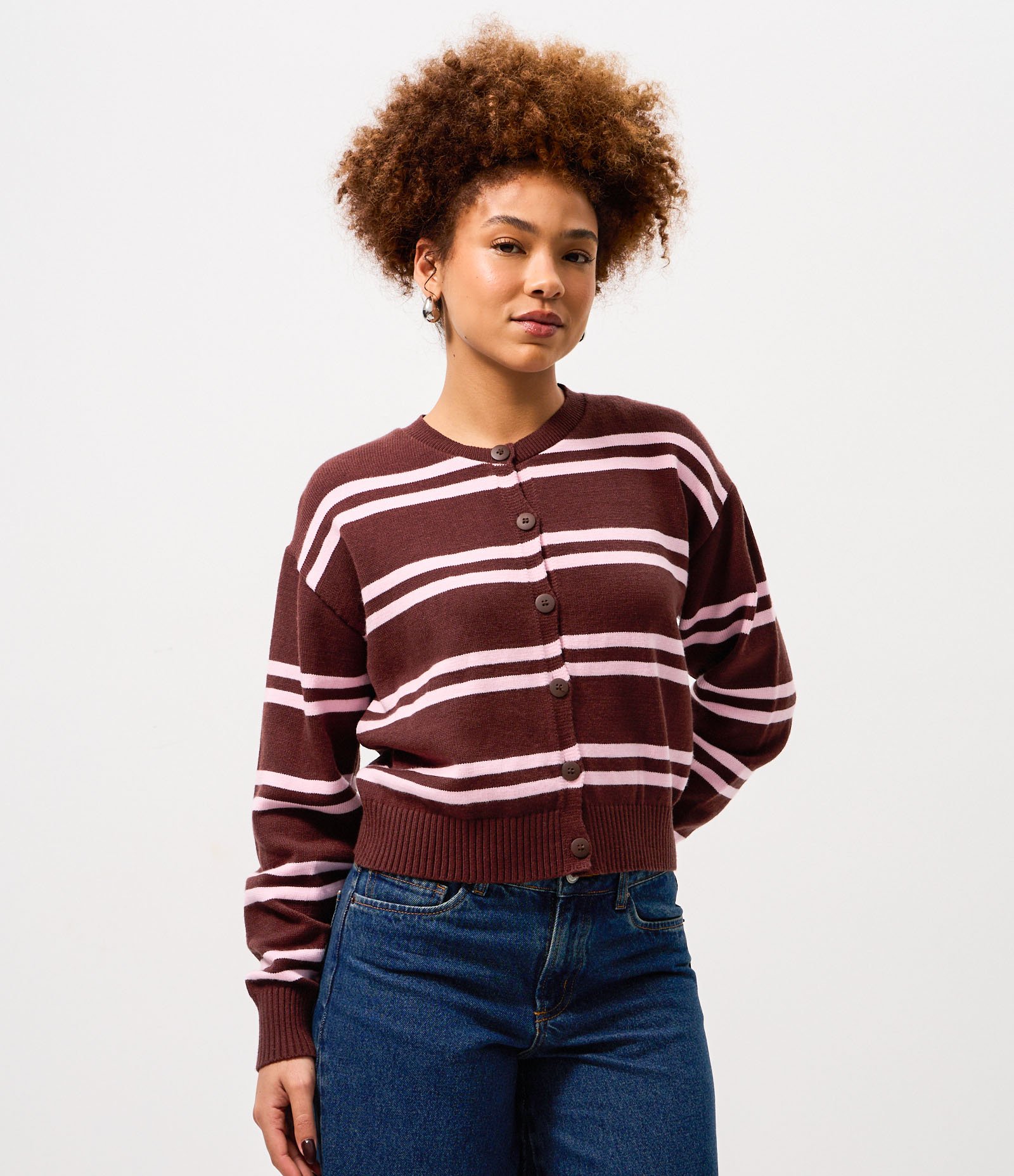 Cardigan Curto em Tricô Listrado com Abotoamento Marrom 1