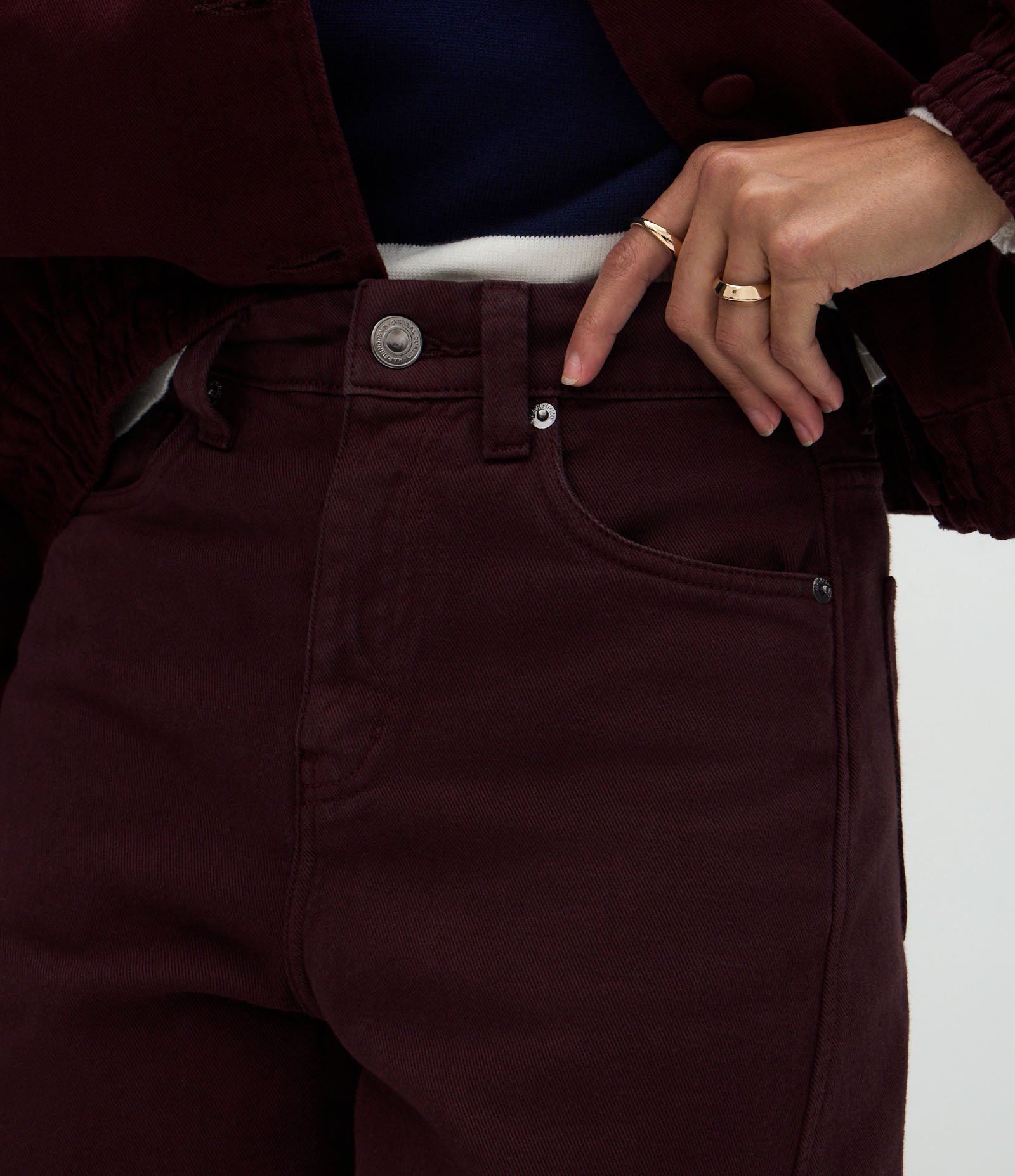 Calça Cenoura em Sarja com Cintura Alta Vinho 4