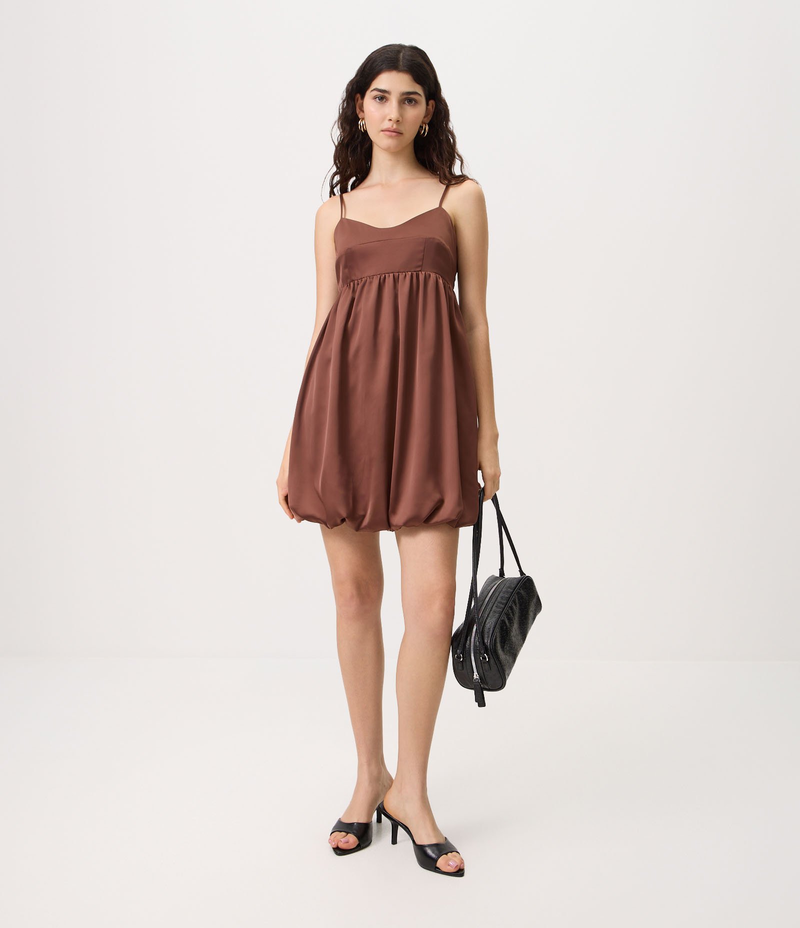 Vestido Balonê em Cetim com Alças Finas Marrom 2