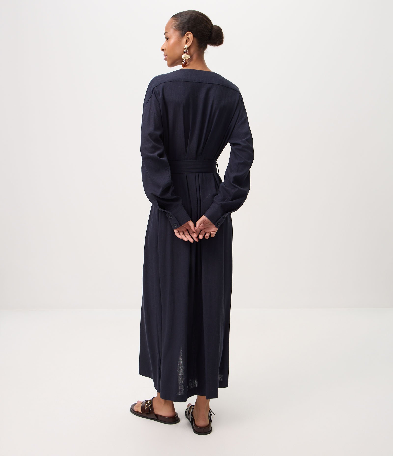 Vestido Chemise em Viscolinho com Cinto Azul 4