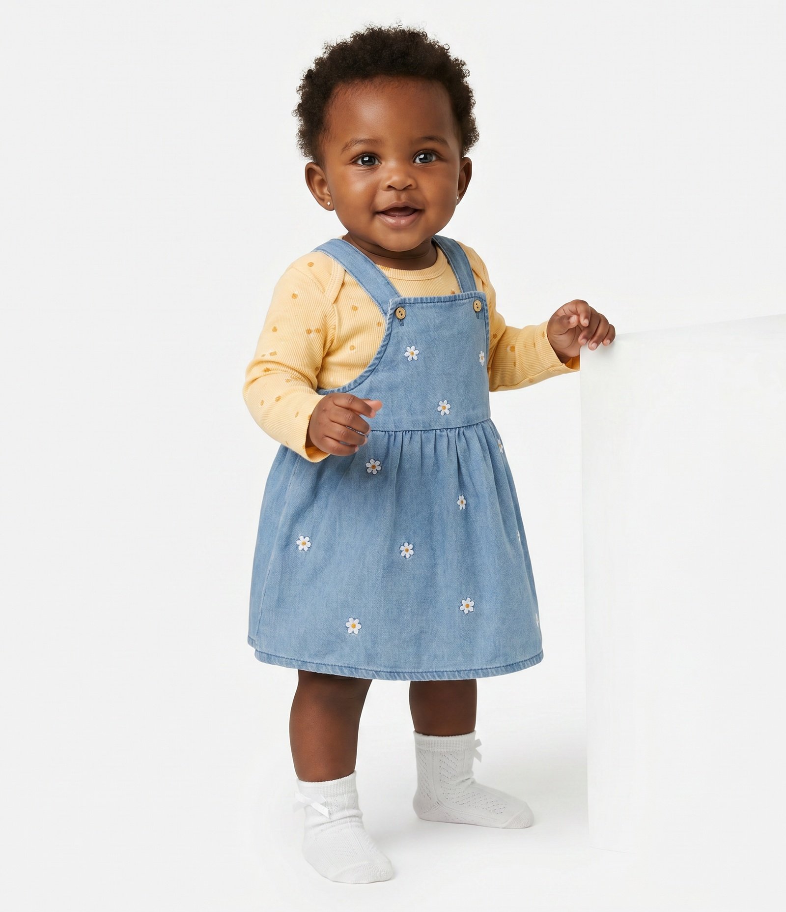 Salopete Bebê em Jeans com Florzinhas - Tam 3 a 18 Meses Azul 1