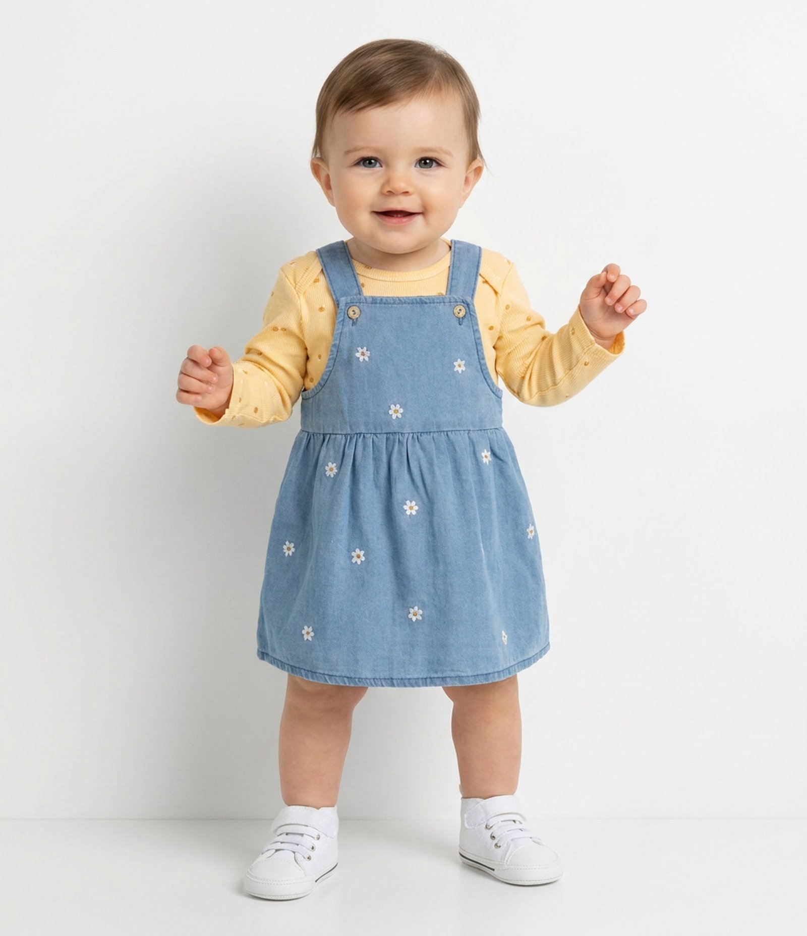 Salopete Bebê em Jeans com Florzinhas - Tam 3 a 18 Meses Azul 2