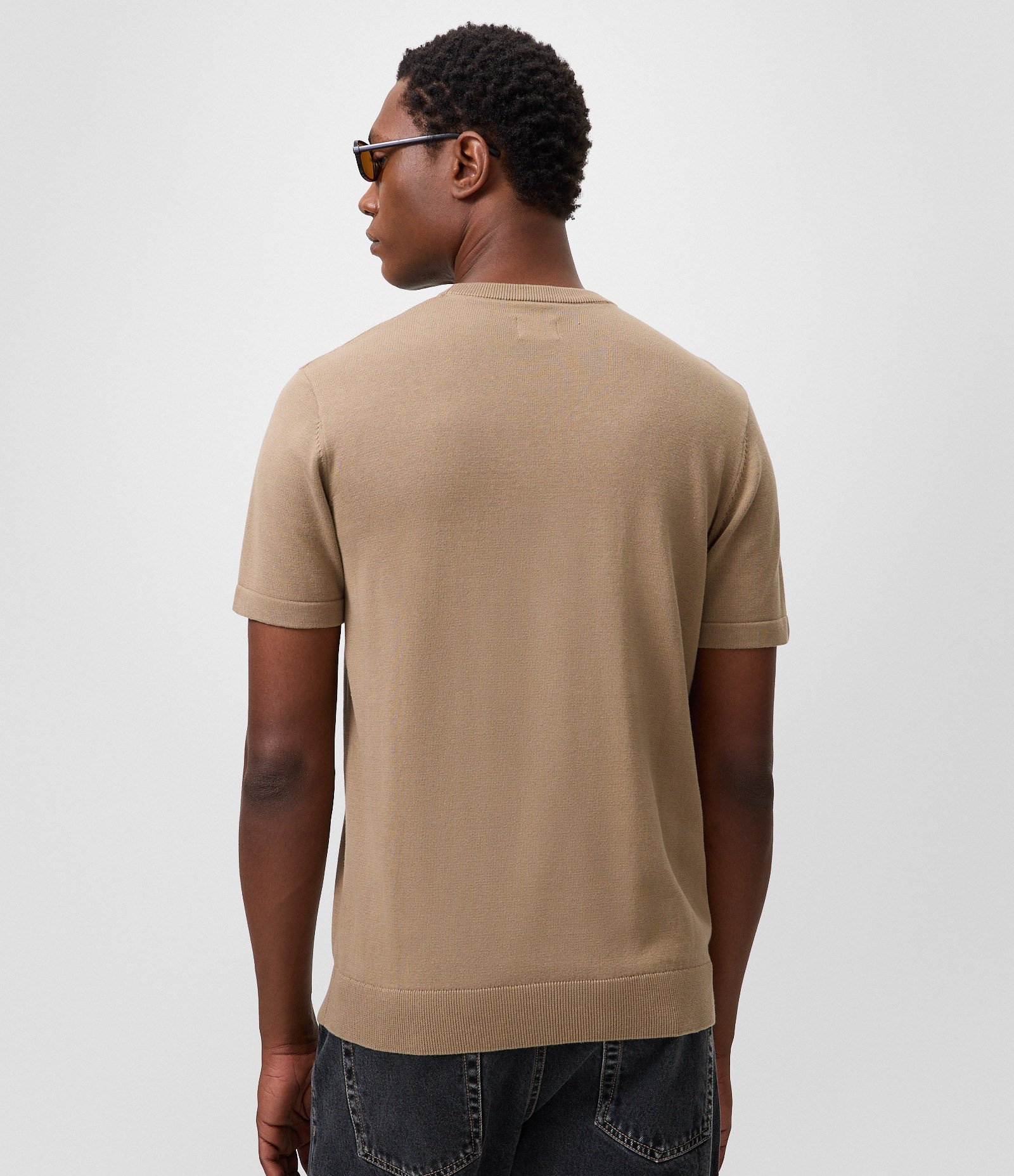 Camiseta em Algodão Texturizado com Retilínea Cable Bege 3