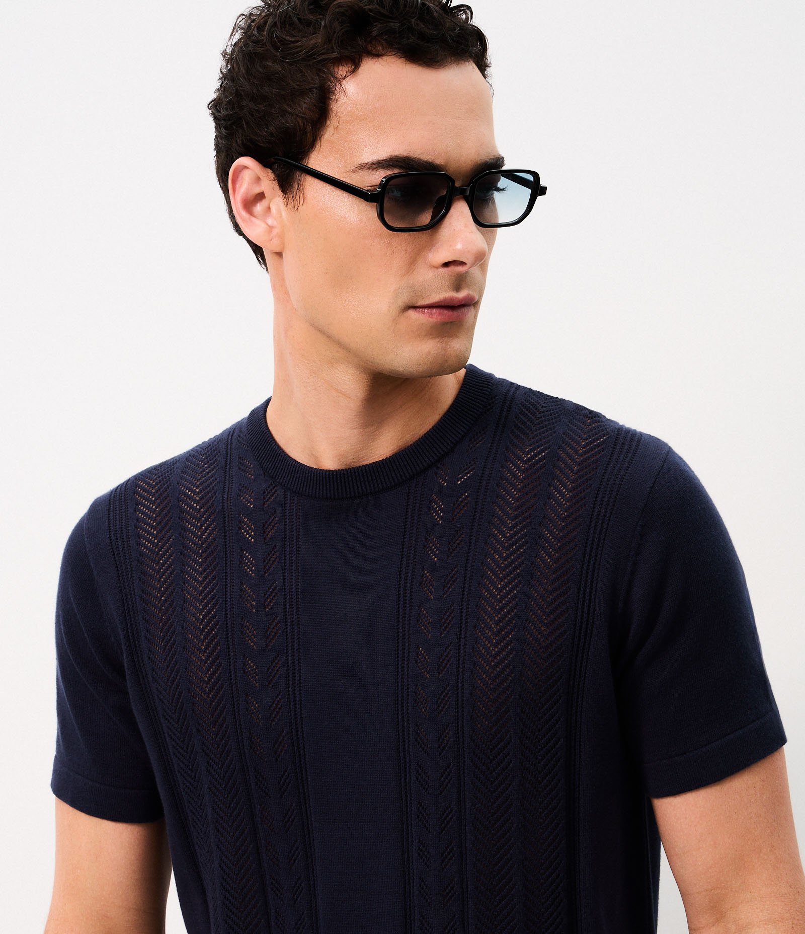 Camiseta em Algodão Texturizado com Retilínea Cable Azul 4