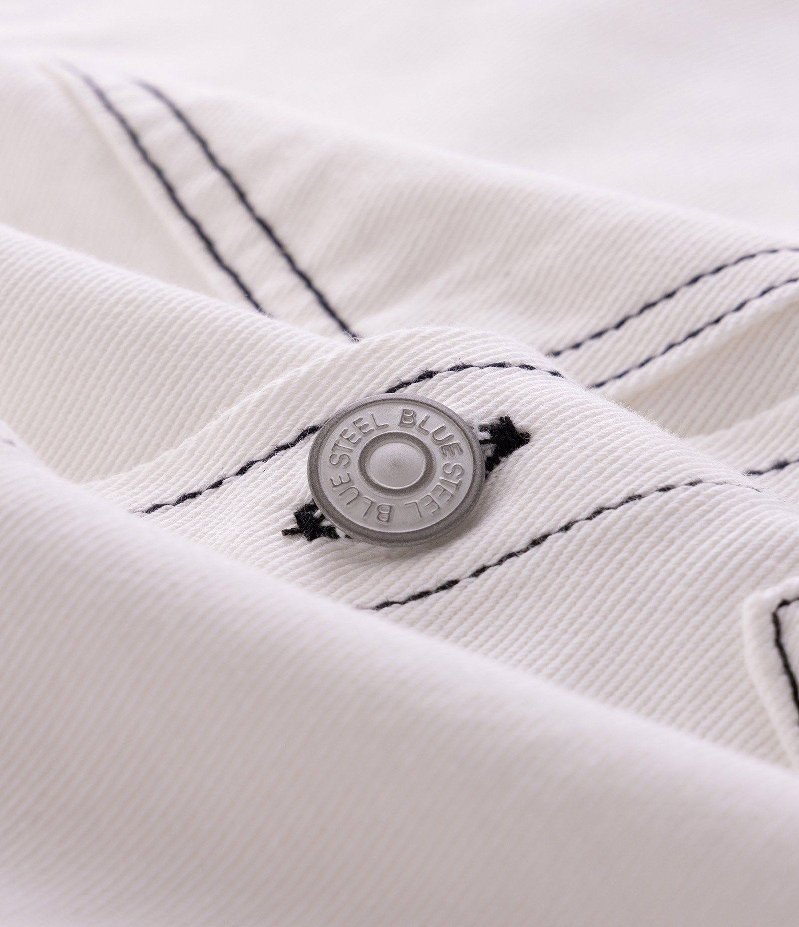 Camisa Boxy em Sarja com Bolsos Grandes e Costura Contrastante Branco 3