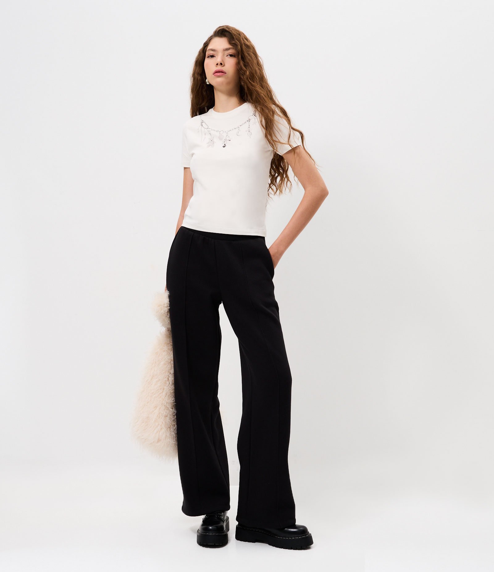 Calça Wide Leg em Moletom com Friso Frontal Preto 1