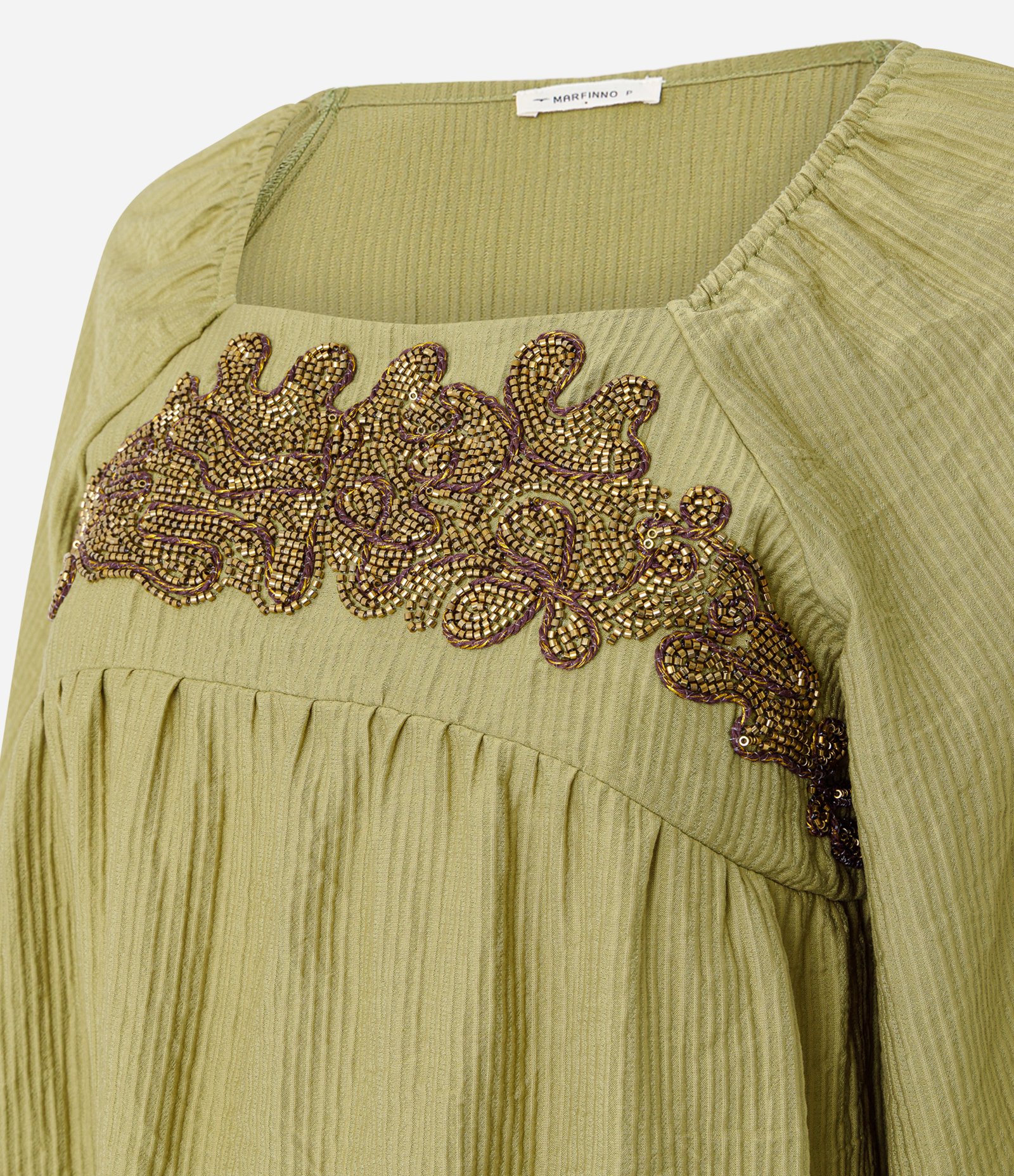Blusa Bata em Viscose com Bordado Contrastante Verde 6