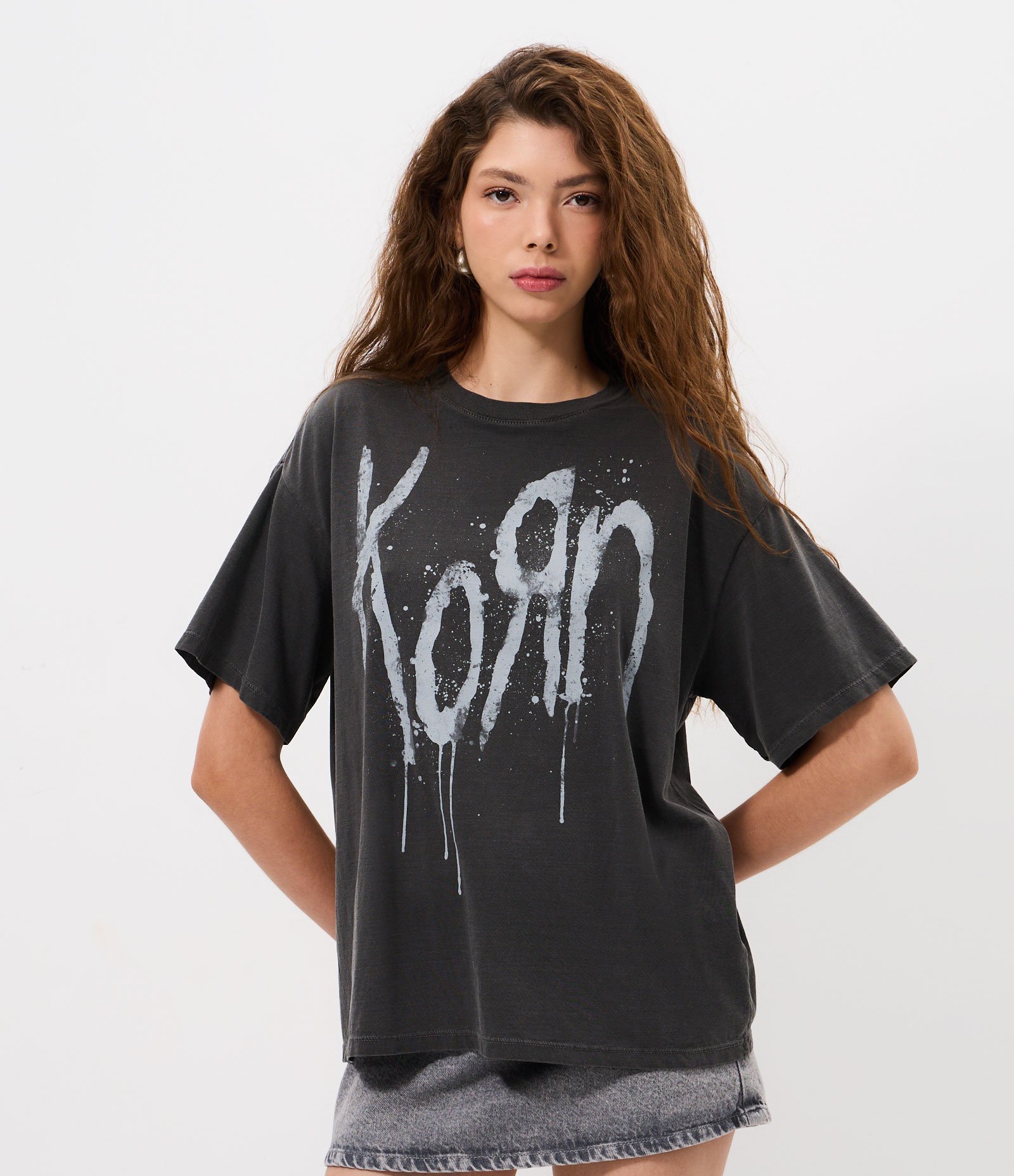 Camiseta com Efeito Desgastado e Estampa da Banda Korn Preto 1