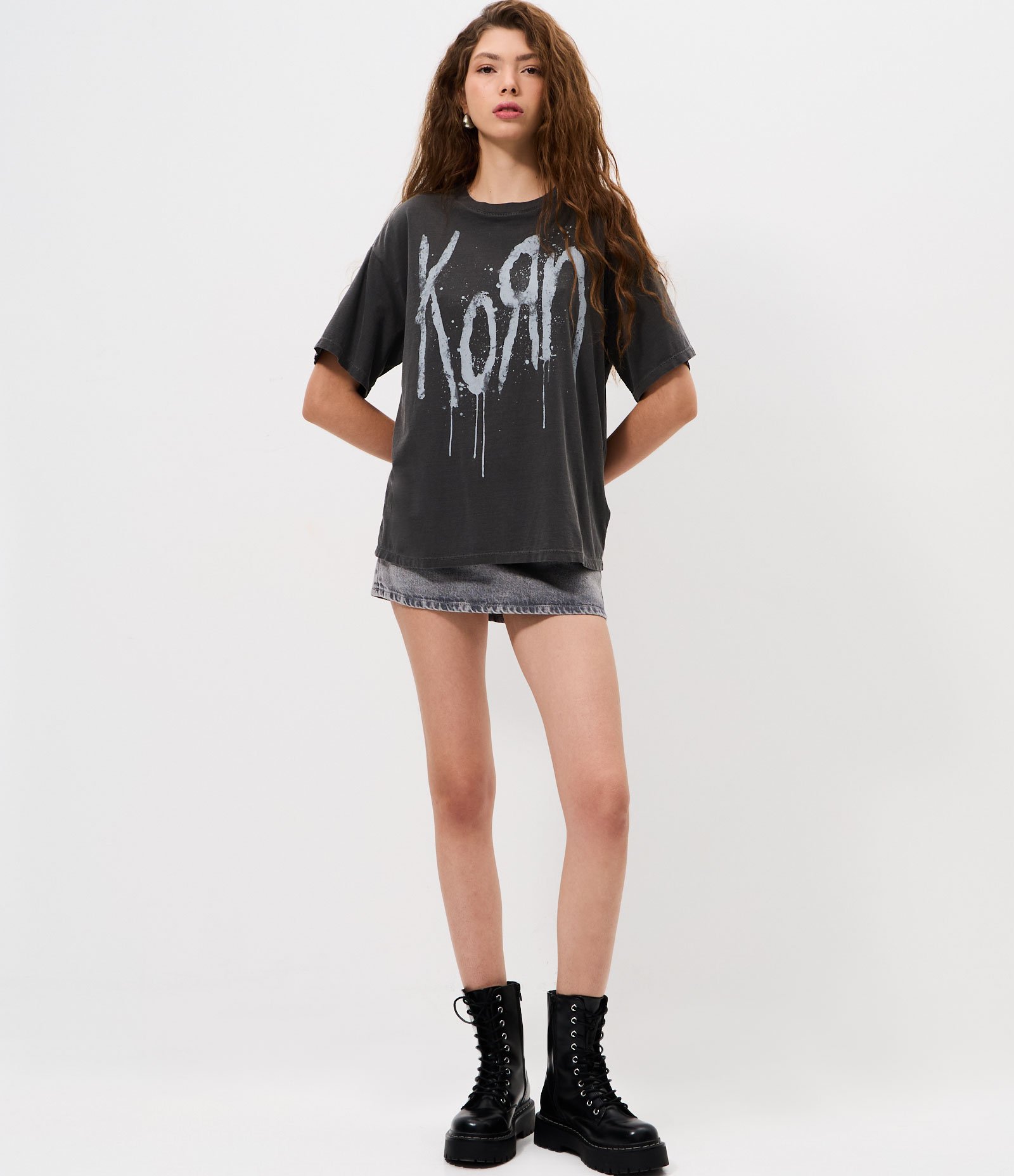 Camiseta com Efeito Desgastado e Estampa da Banda Korn Preto 2