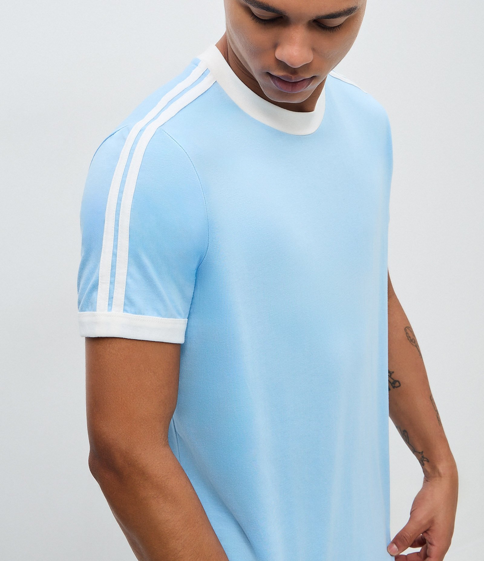 Camiseta Regular em Algodão com Listras Contrastantes Azul 3