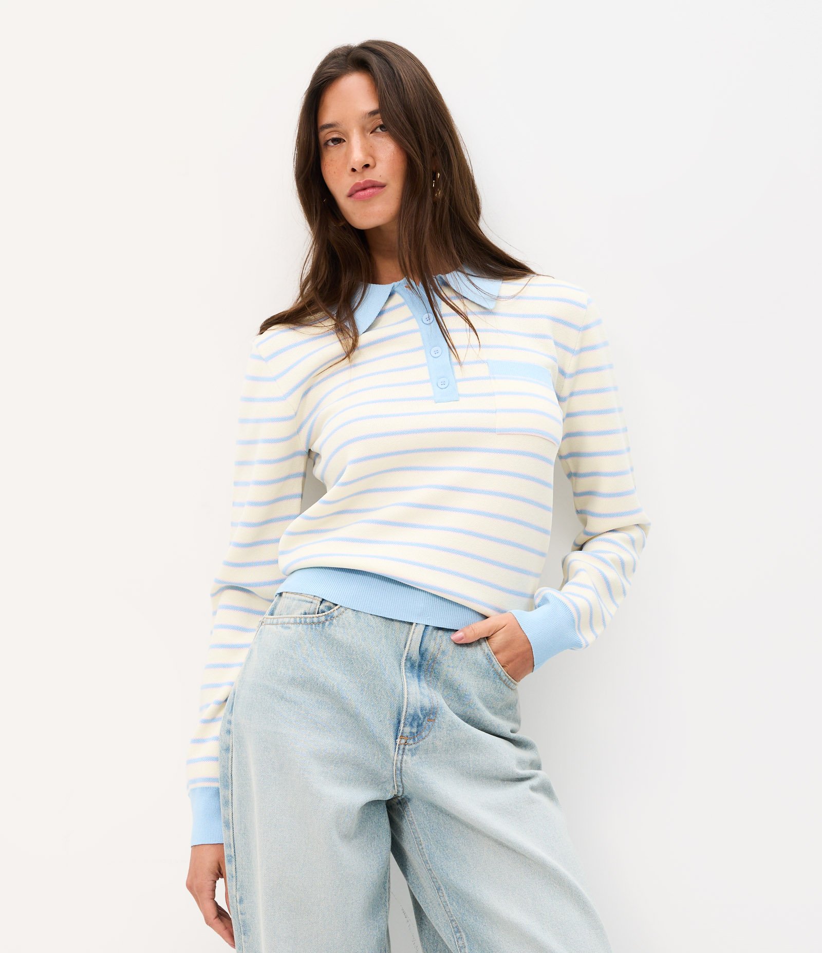 Blusa em Tricô Listrada com Gola Polo e Botões Bege 3
