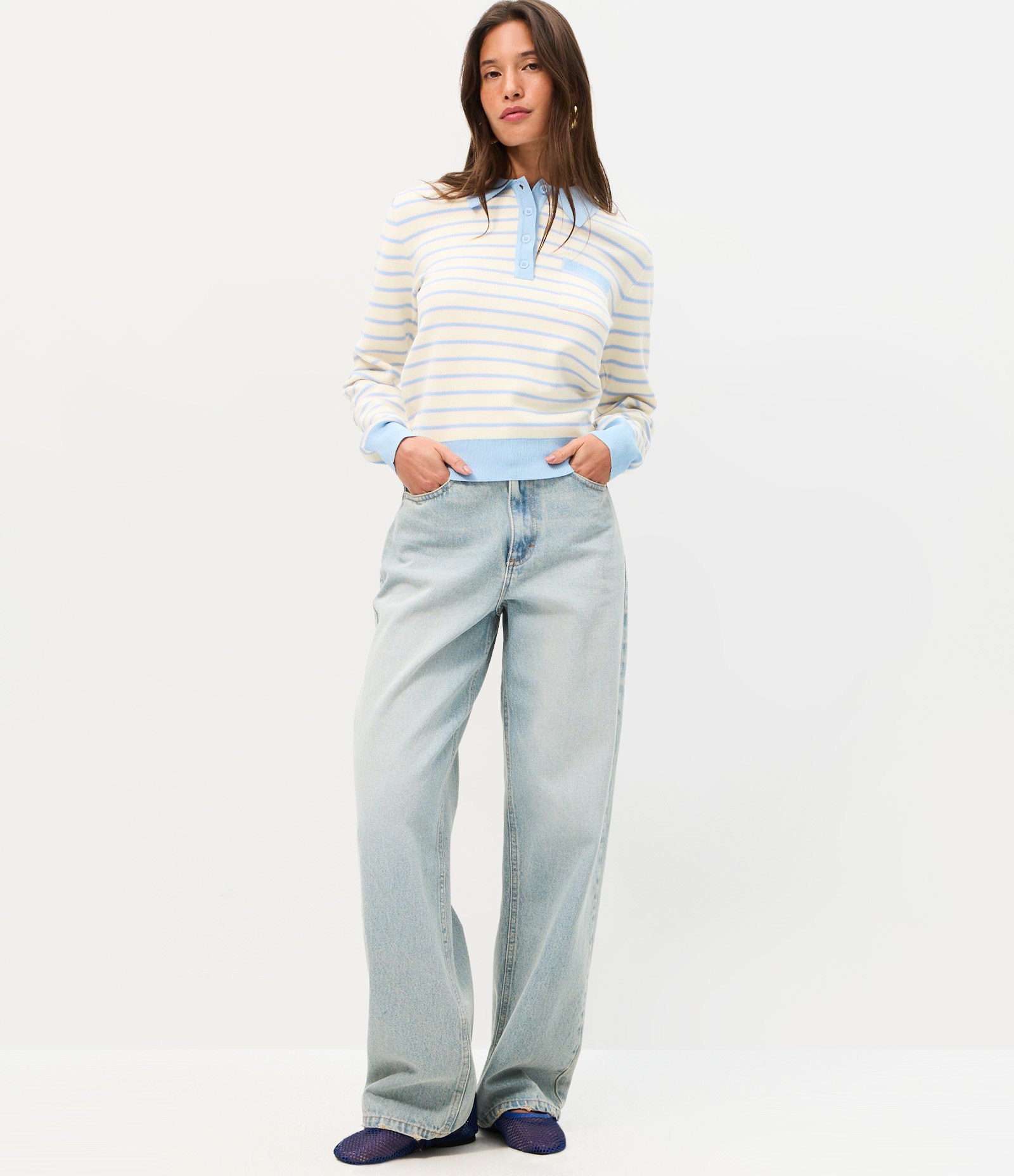Blusa em Tricô Listrada com Gola Polo e Botões Bege 4