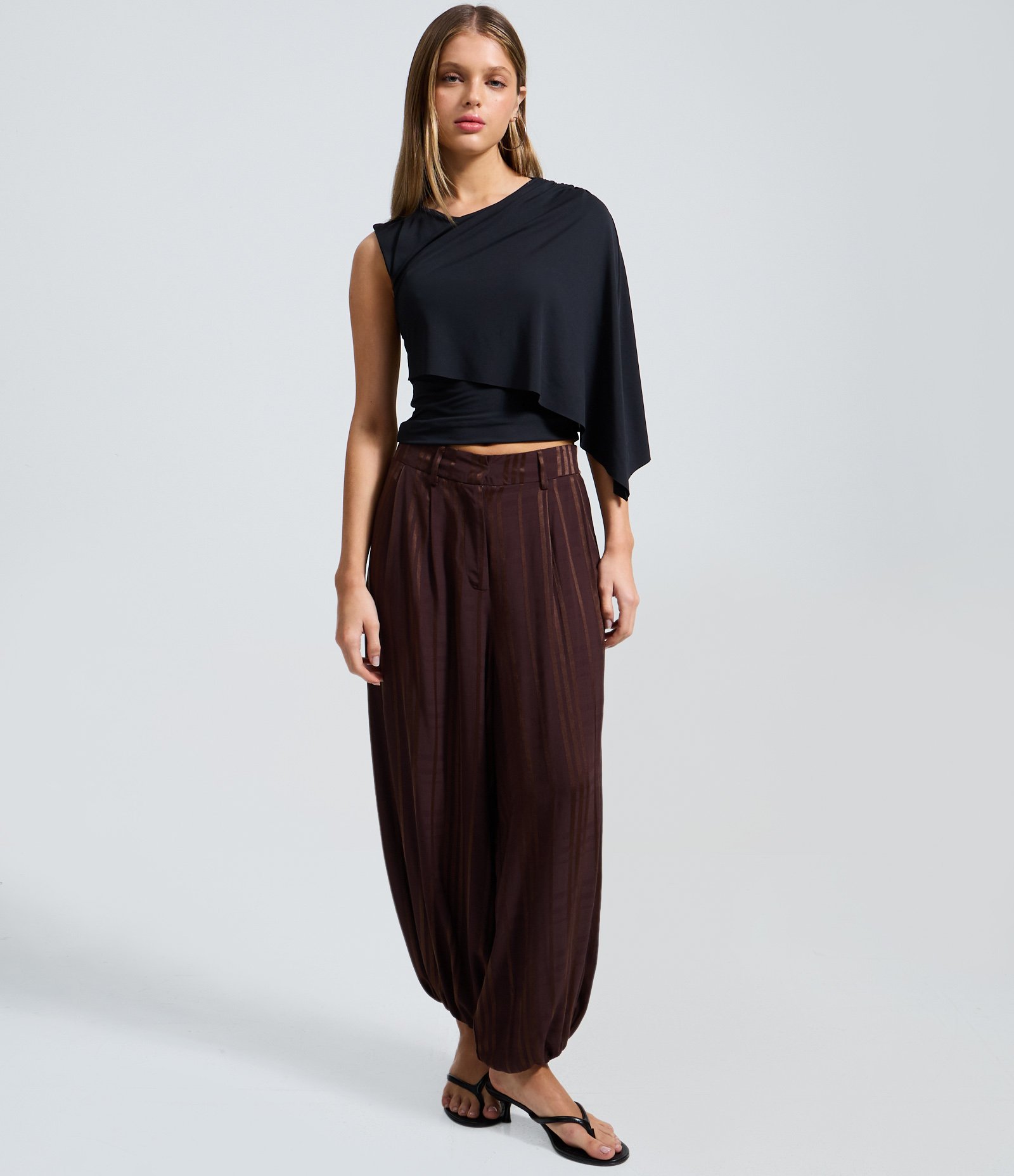 Blusa Ombro Único em Jersey com Camada Assimétrica Preto 2