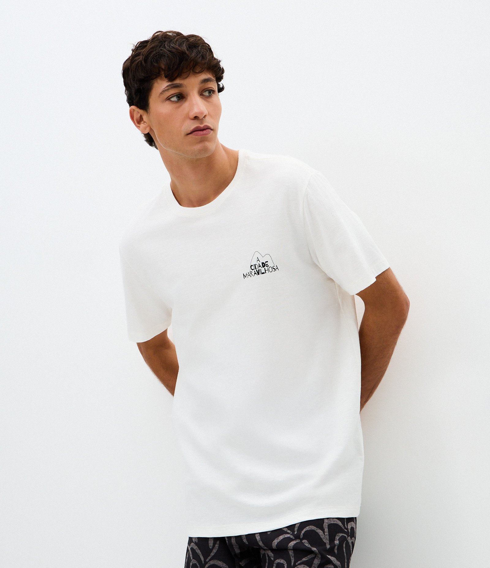 Camiseta Comfort Rio de Janeiro Coqueiro Branco 4