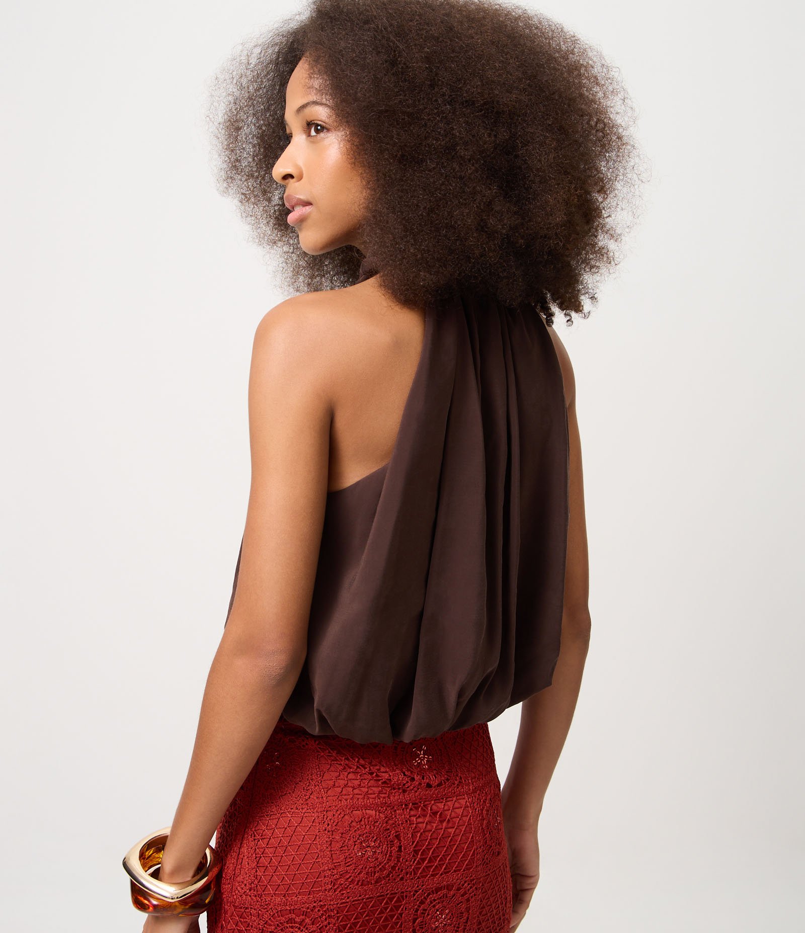 Blusa Halter Neck em Viscose com Gola Trançada Marrom 3