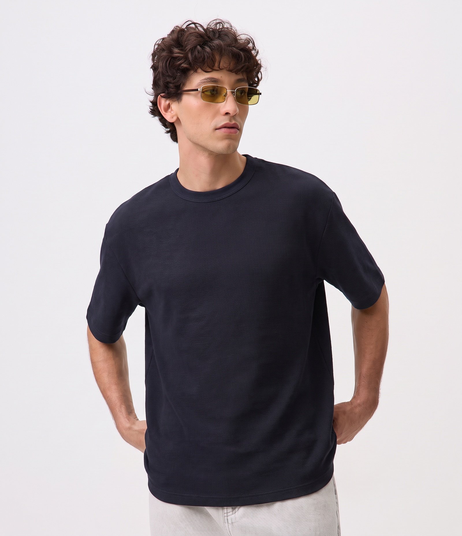 Camiseta Relaxed e Texturizada Mini Waffle Preto 3