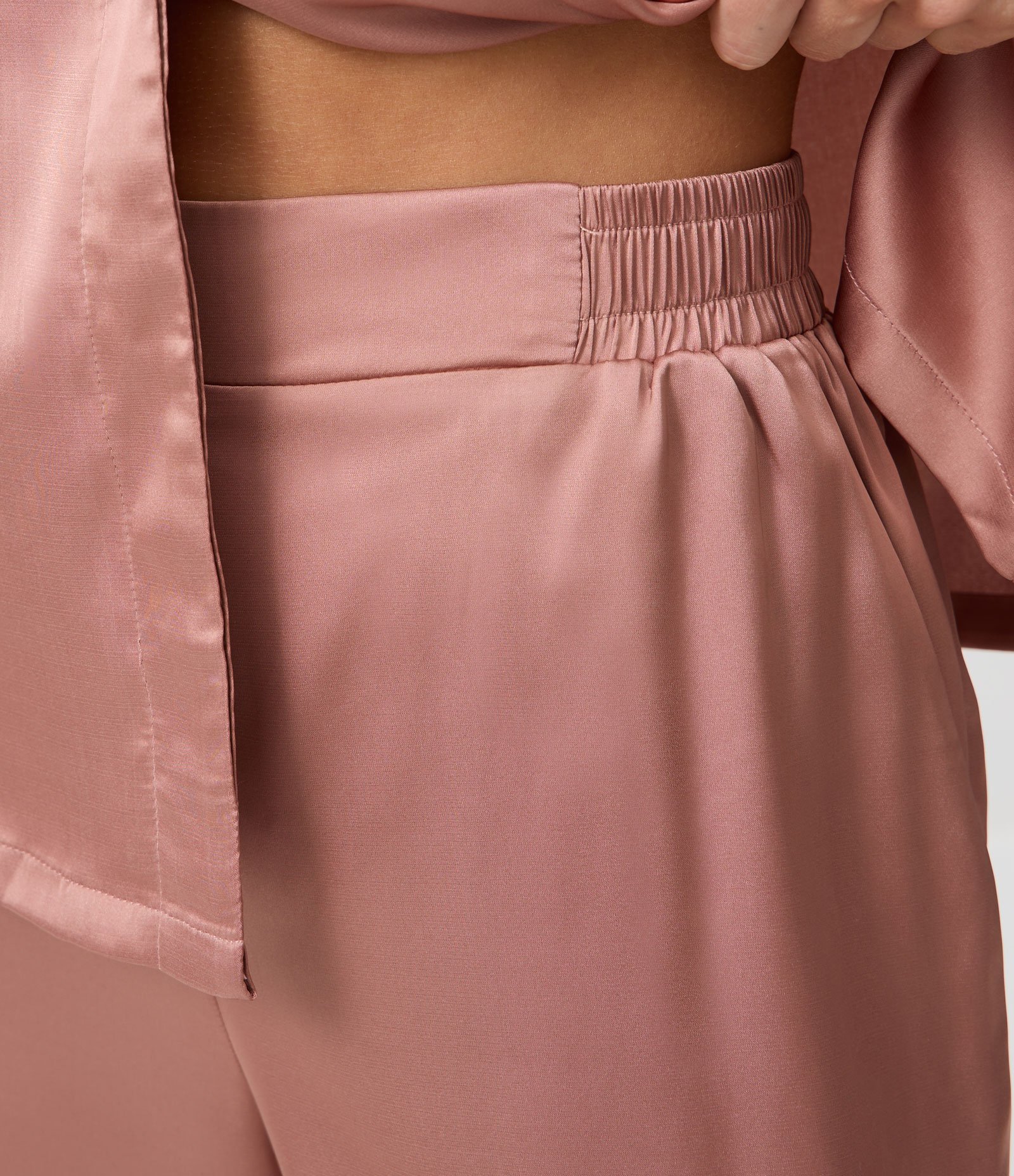 Pijama Americano com Blusa e Calça em Cetim Rosa 4