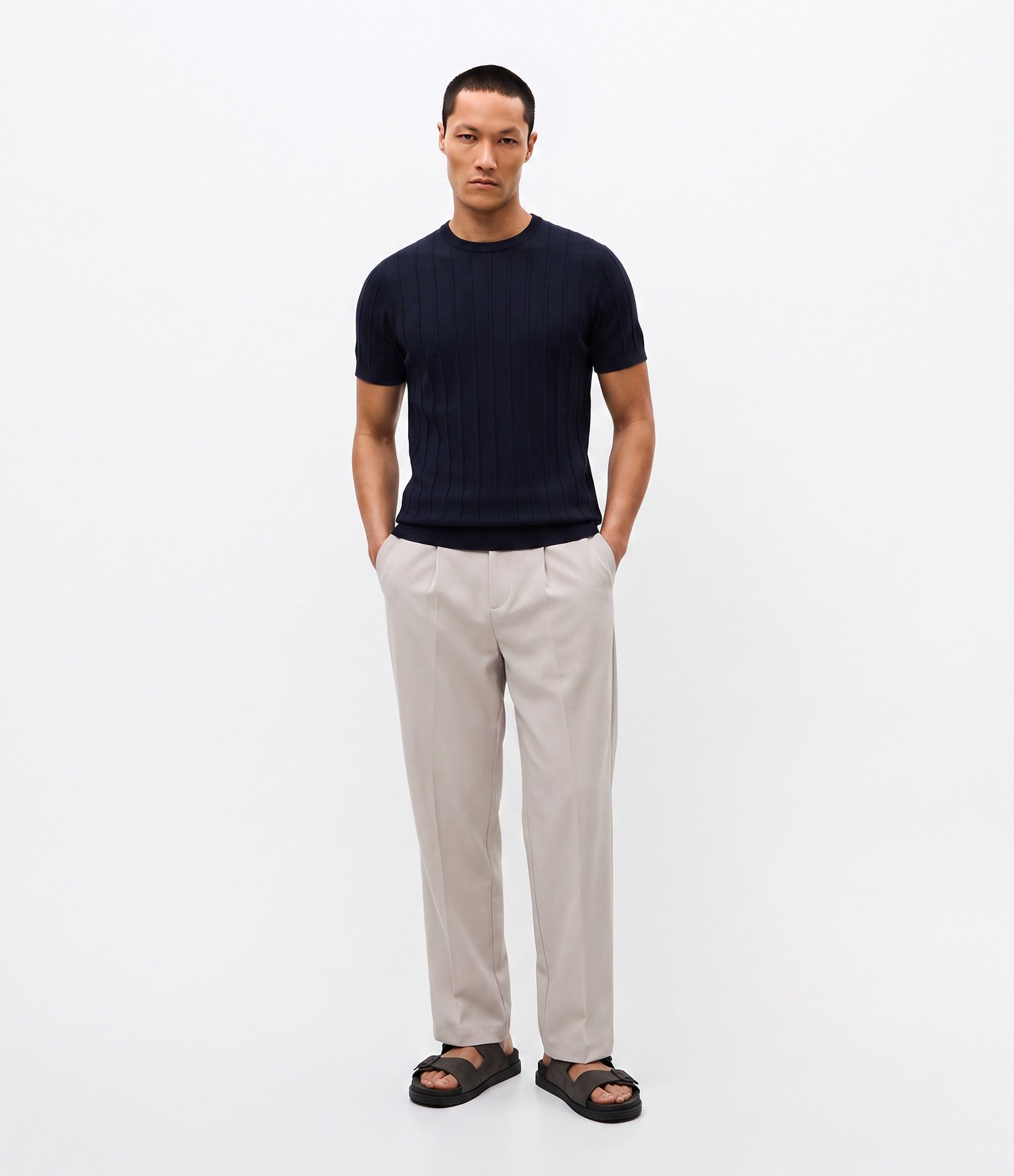 Camiseta Slim em Tricô com Relevos Verticais Azul Marinho 2