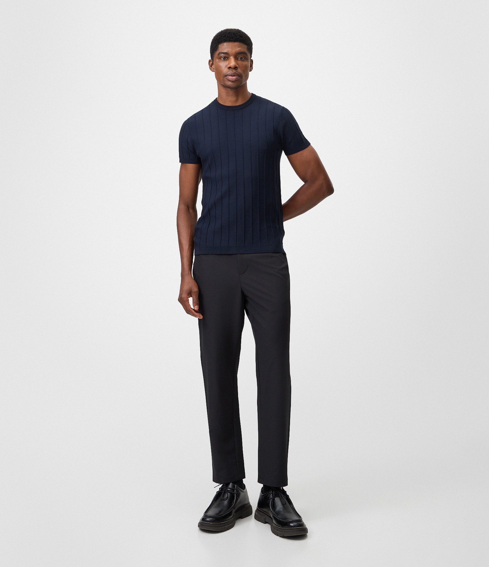 Camiseta Slim em Tricô com Relevos Verticais Azul Marinho 4