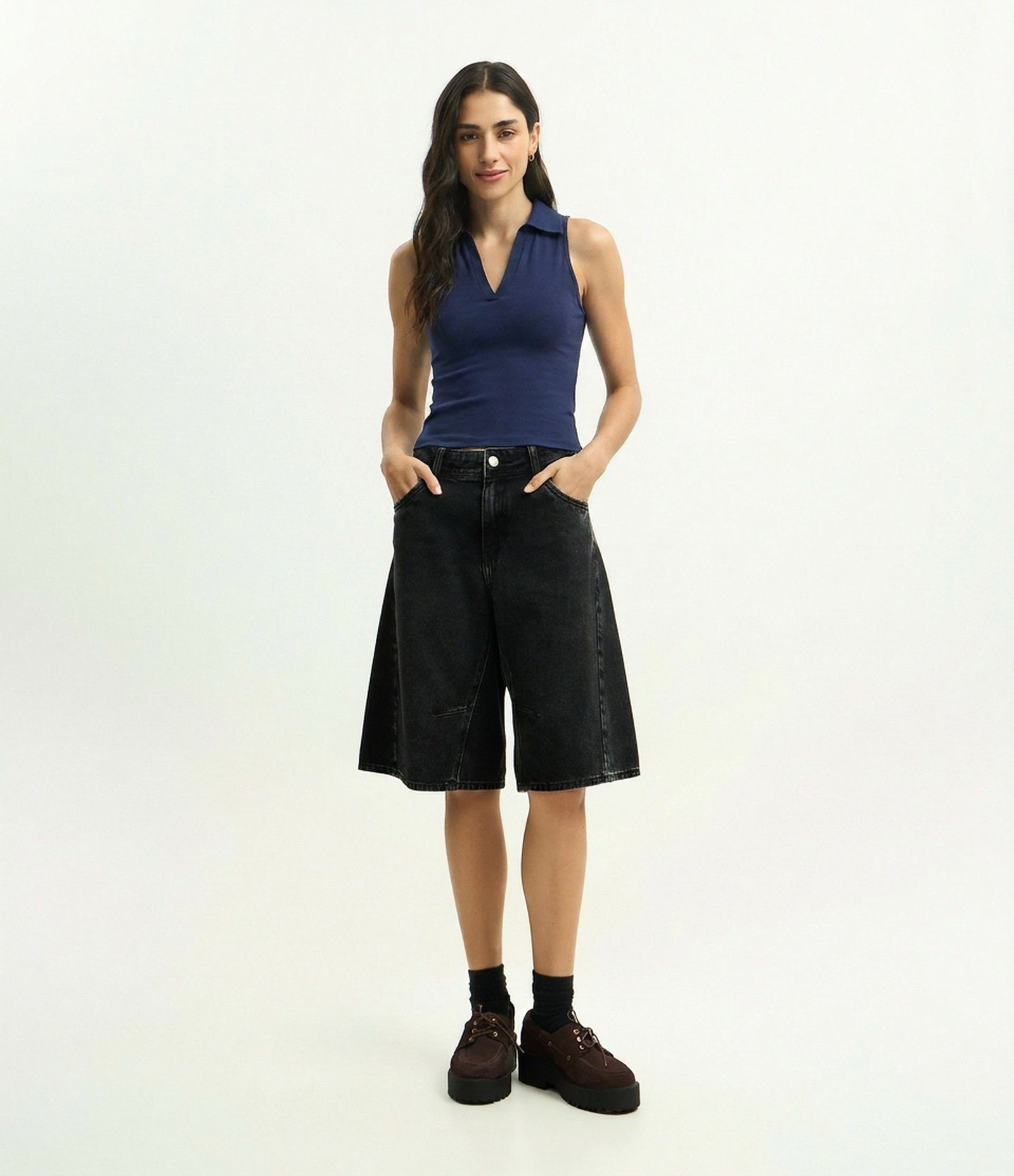 Blusa Polo em Decote V Sem Mangas Azul 1