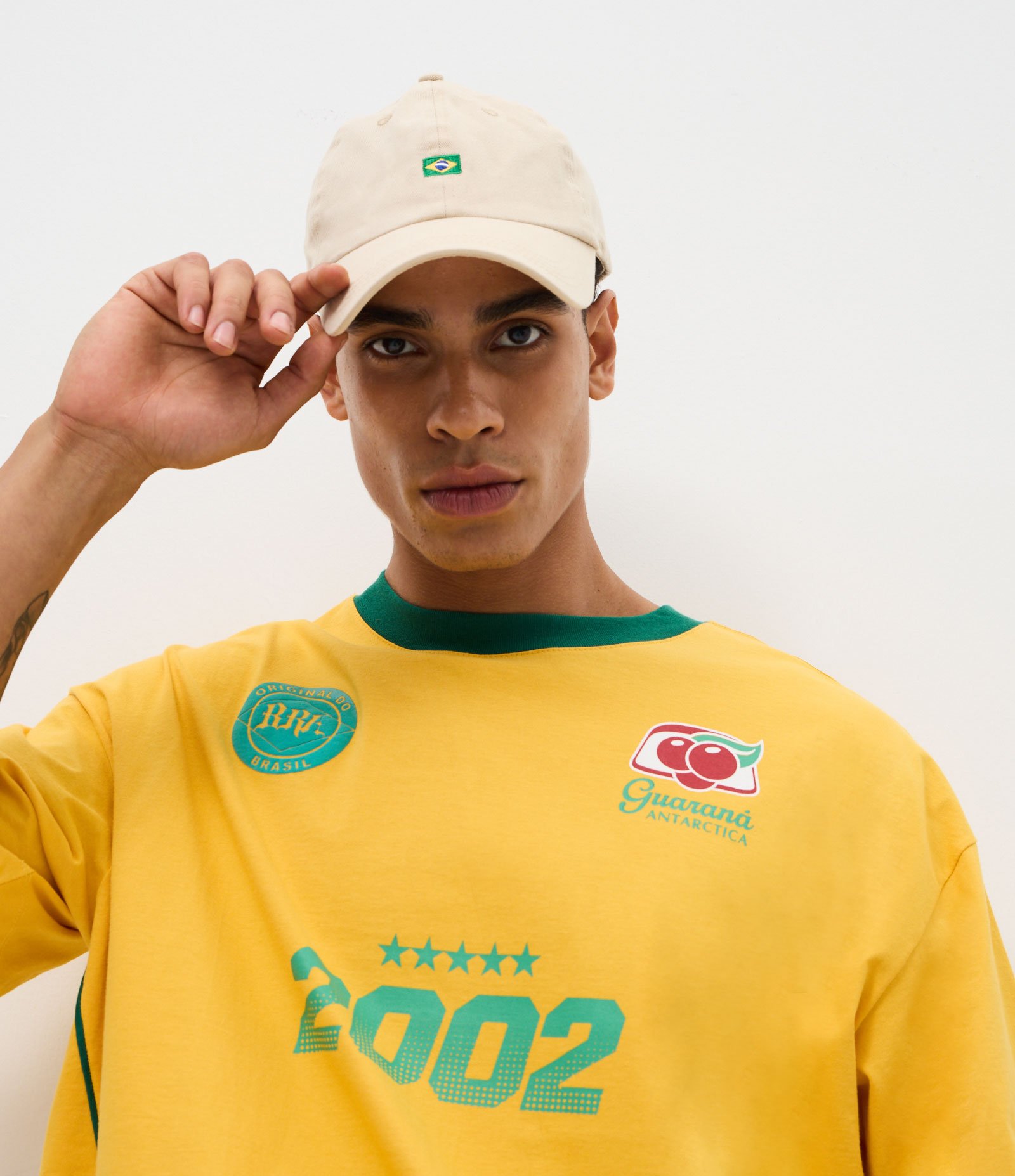 Boné Sarja com Bandeira do Brasil Bordada Bege 1