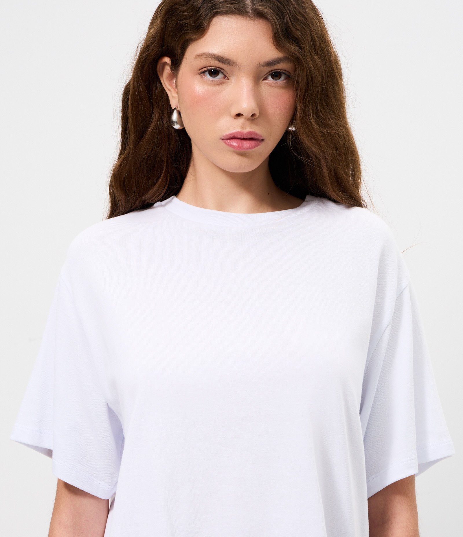 Camiseta em Algodão com Abertura nas Costas e Aplicação de Renda Branco 3