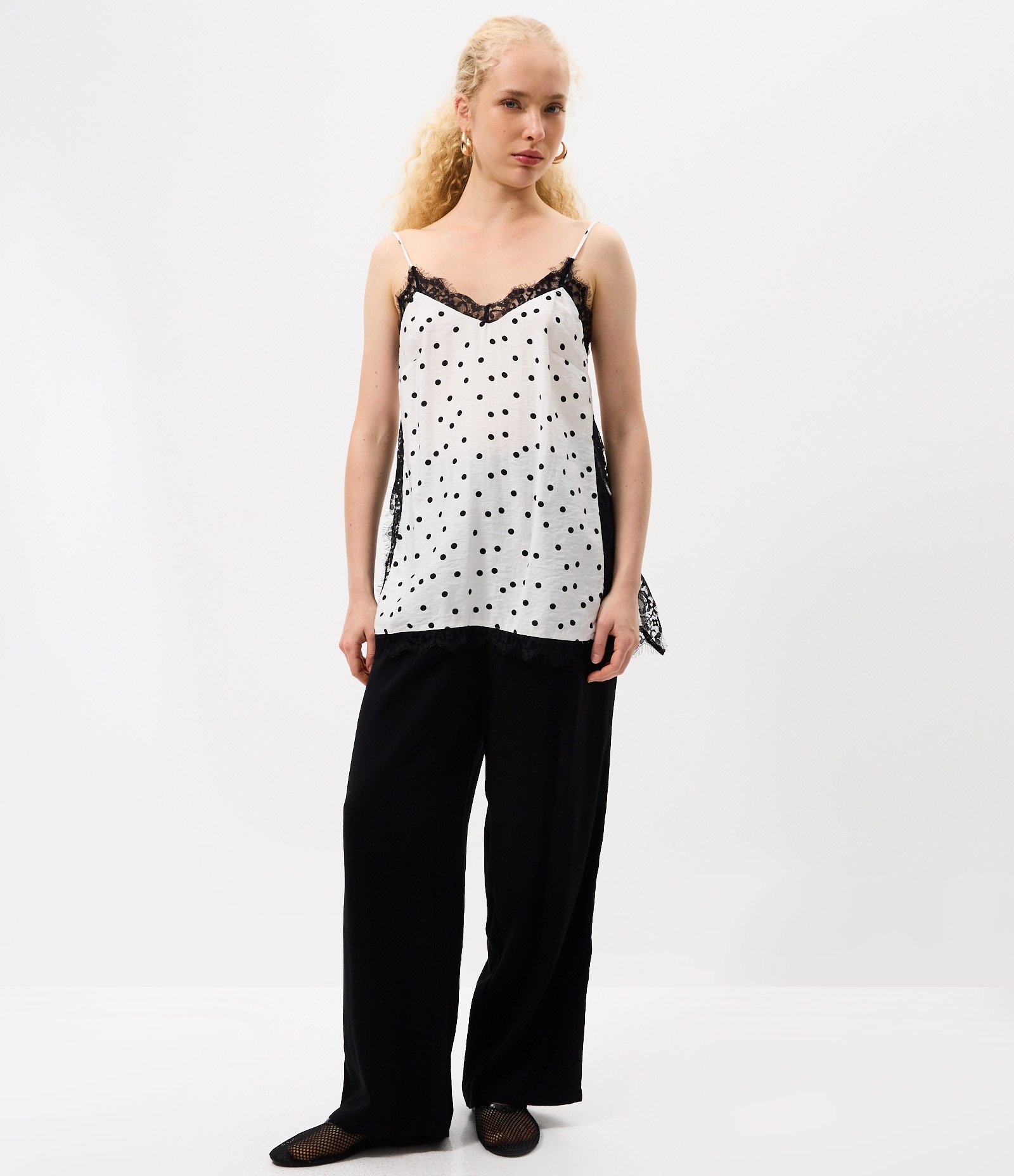 Blusa Poá com Alças Finas e Detalhe em Renda Branco 2