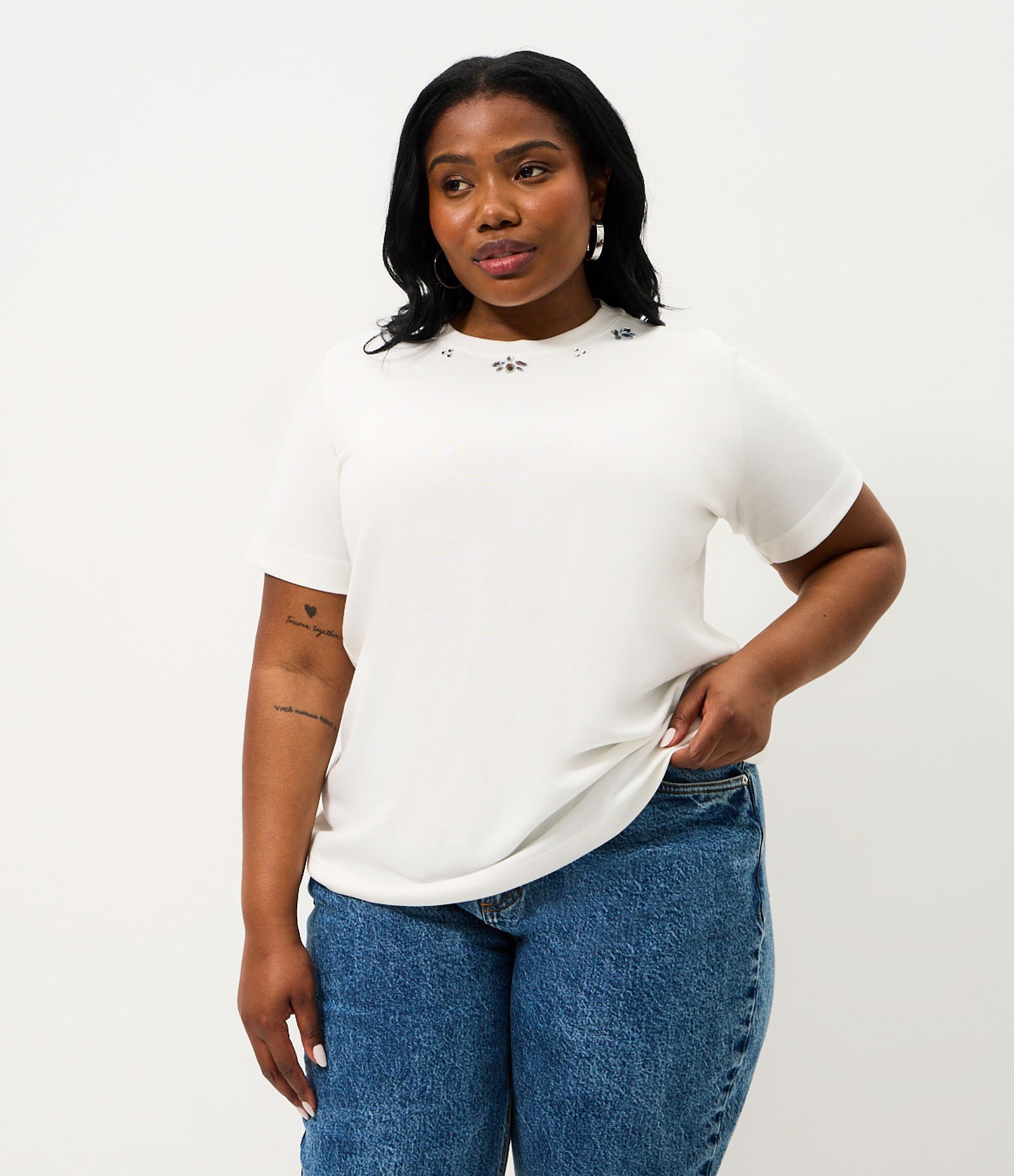 Blusa Regular com Aplicação de Termocolante no Decote Curve & Plus Size Branco 1