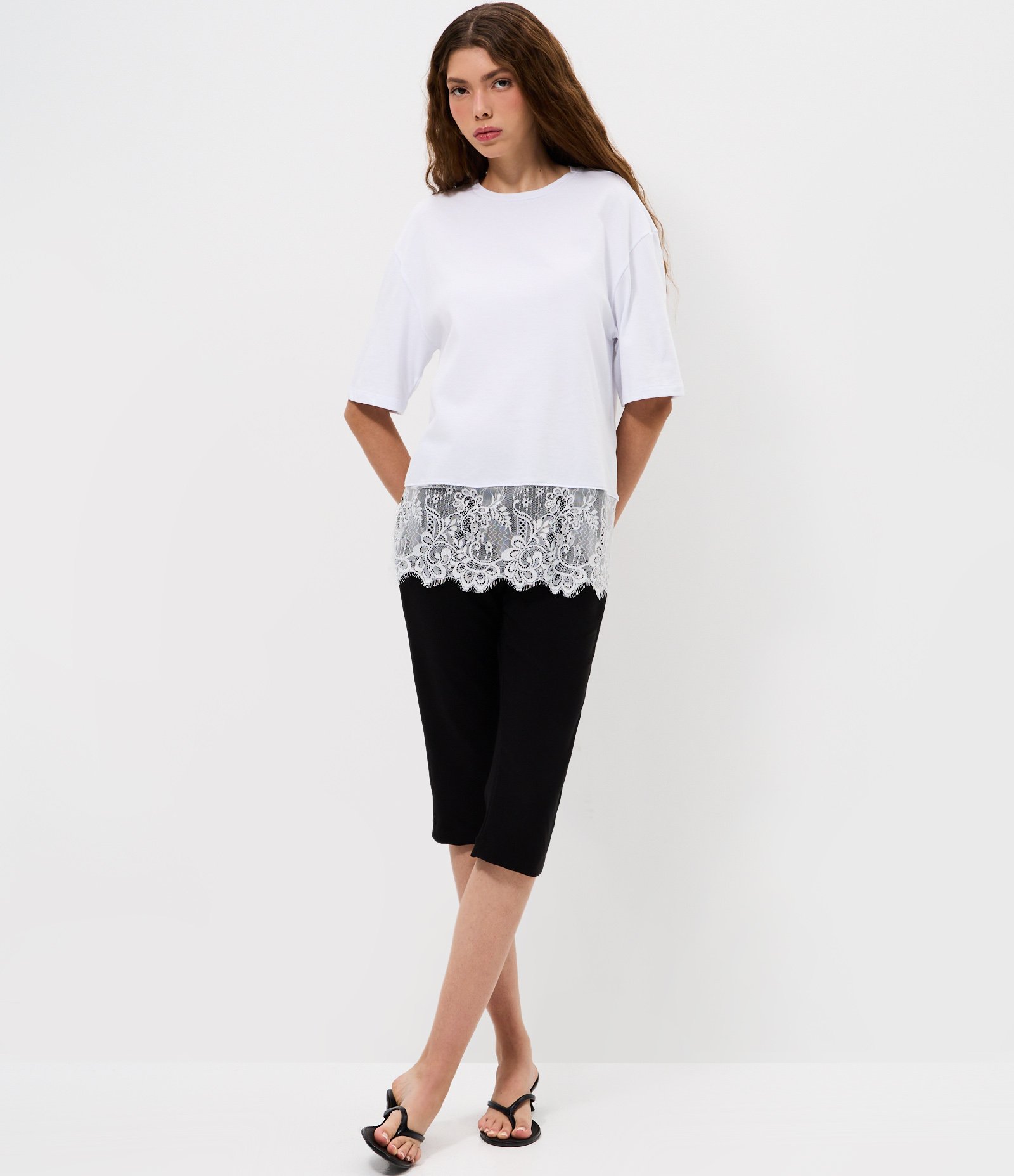 Camiseta Boxy em Algodão com Barra Rendada Branco 2