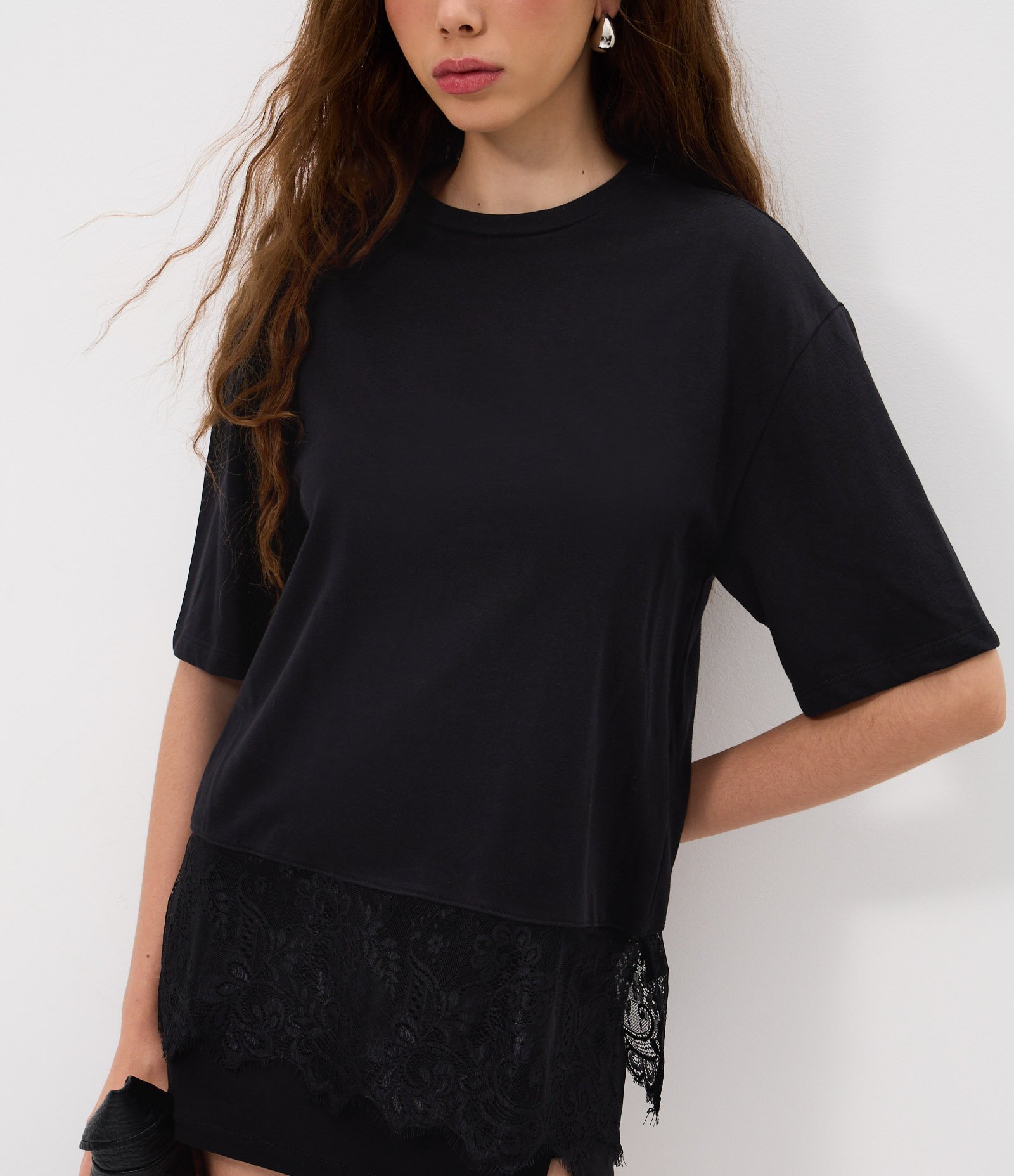 Camiseta Boxy em Algodão com Barra Rendada Preto 3