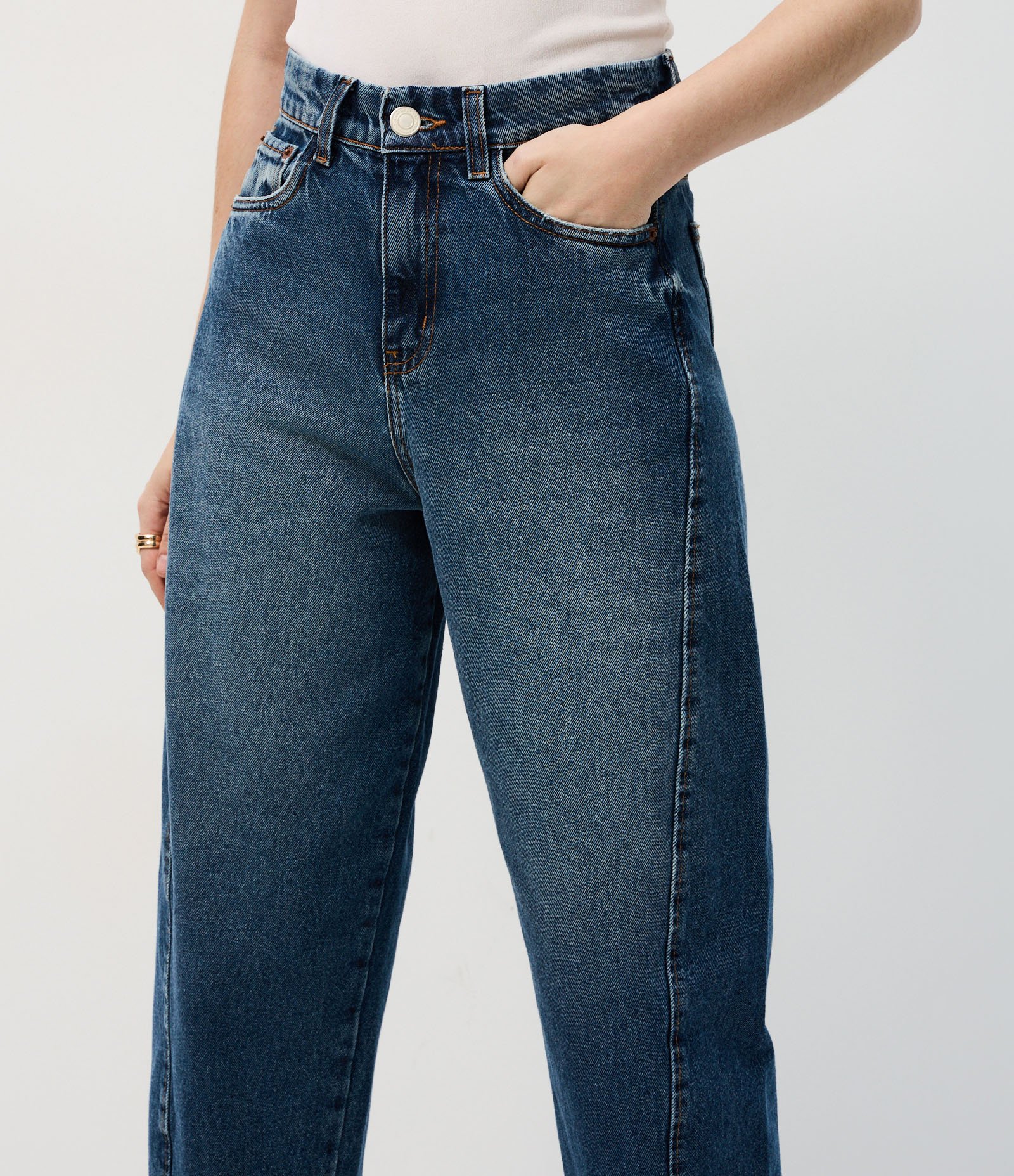 Calça Jeans New Carrot com Cintura Alta Azul Médio 4