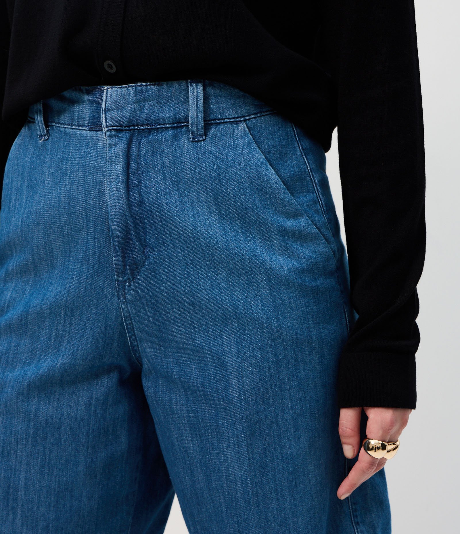 Bermuda Jeans Alfaiatada com Gancho e Cintura Alta Azul 4