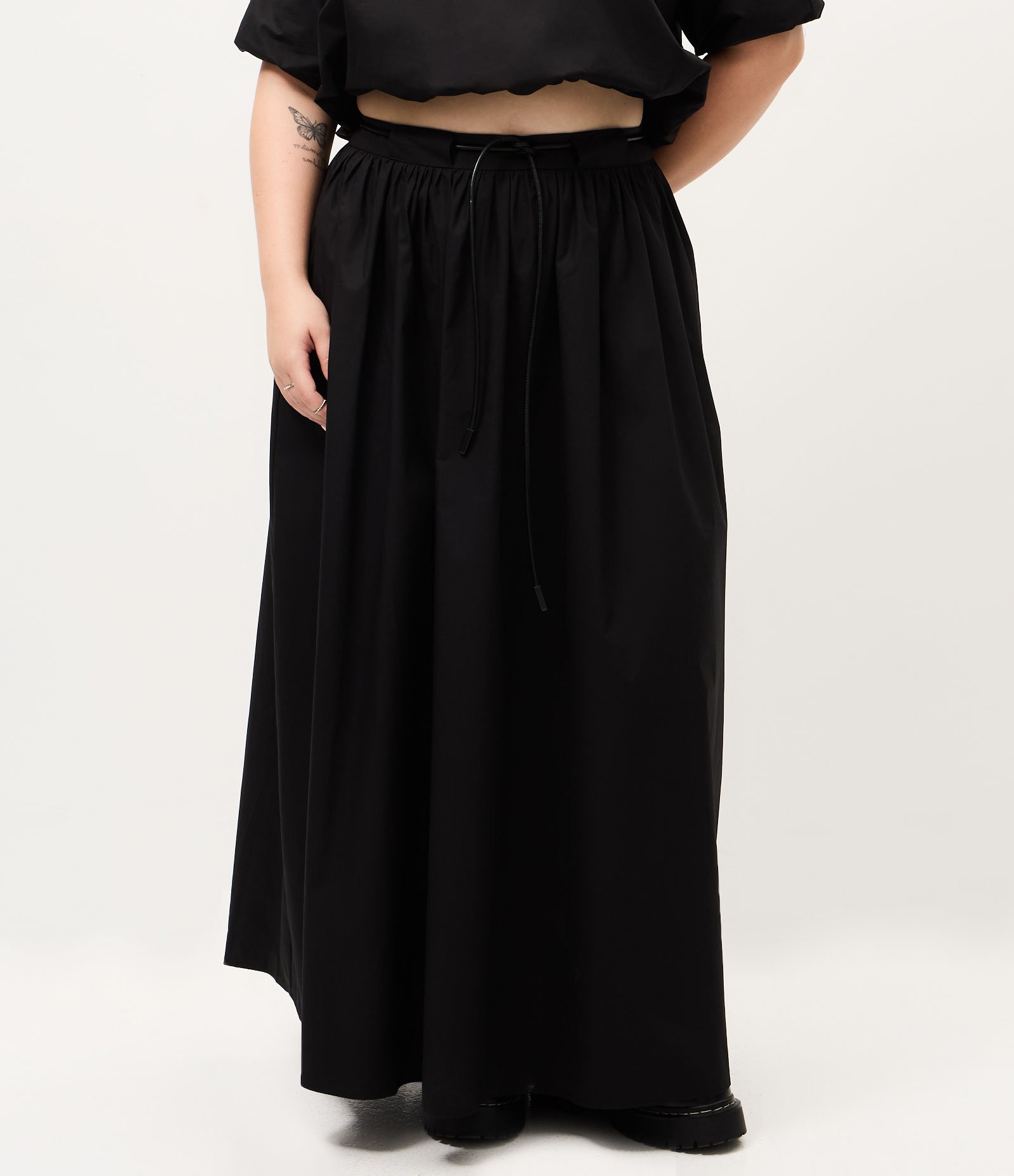 Saia Midi Tricoline com Cinto Curve & Plus Size Preto 2
