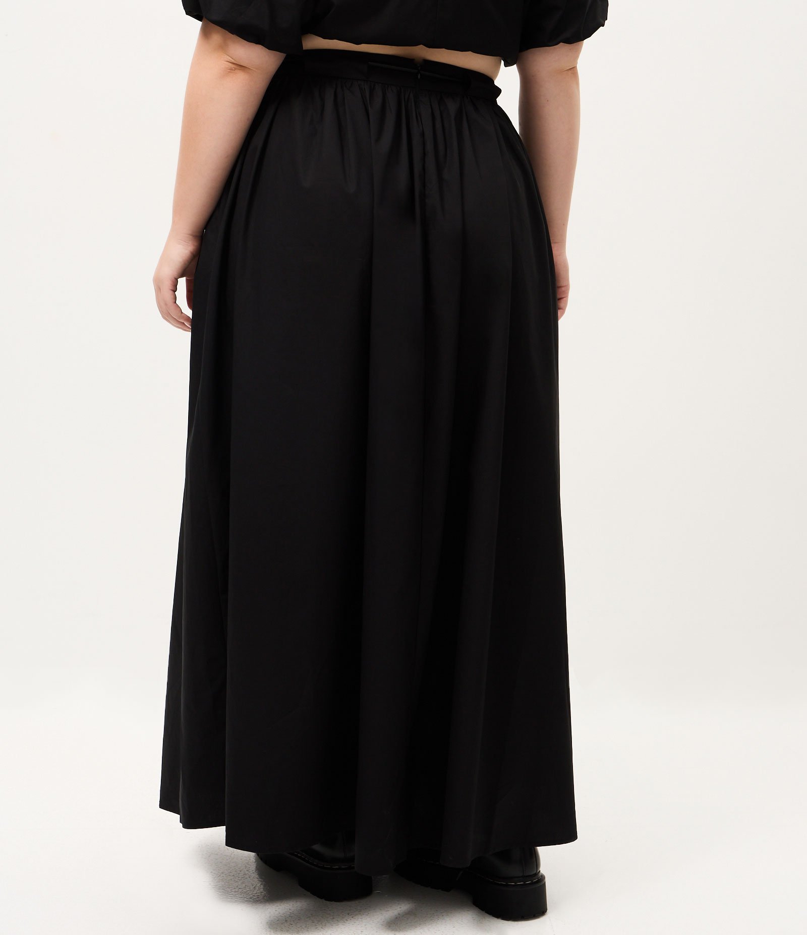 Saia Midi Tricoline com Cinto Curve & Plus Size Preto 4