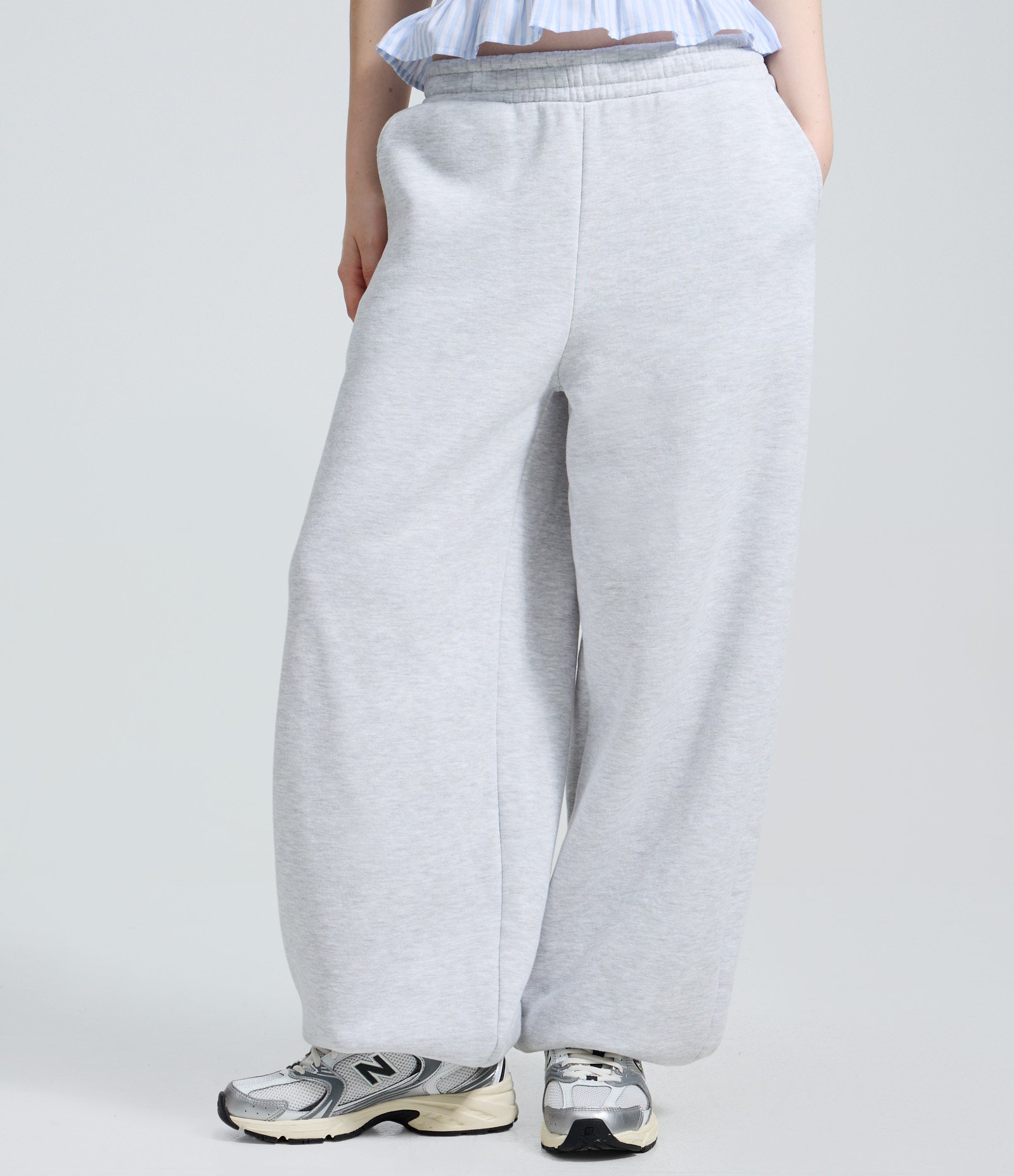 Calça Aladim em Moletom Cinza Claro 3