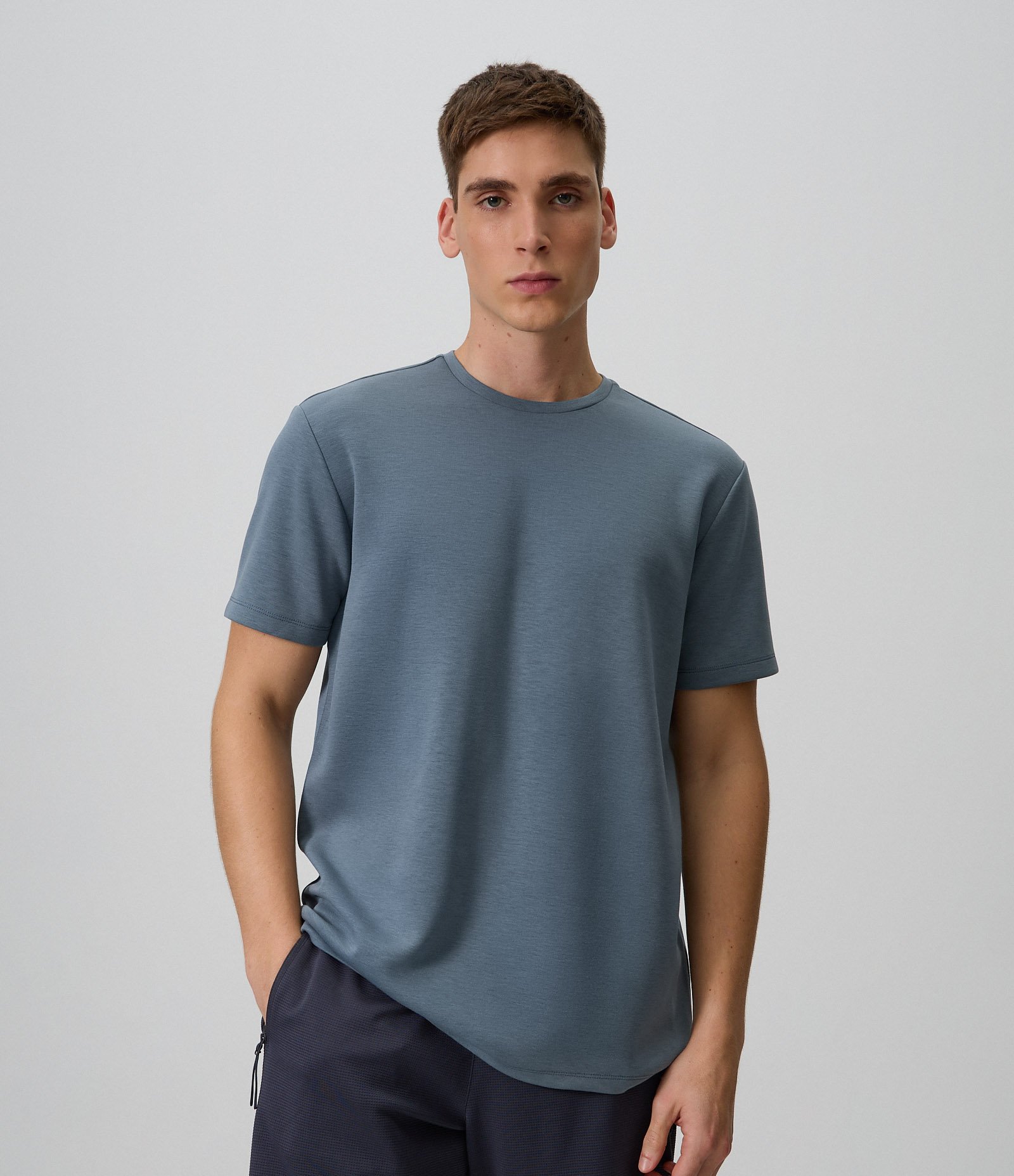 Camiseta Comfort Esportiva em Malha Tecnológica com Tecnologia Dry Cinza 1