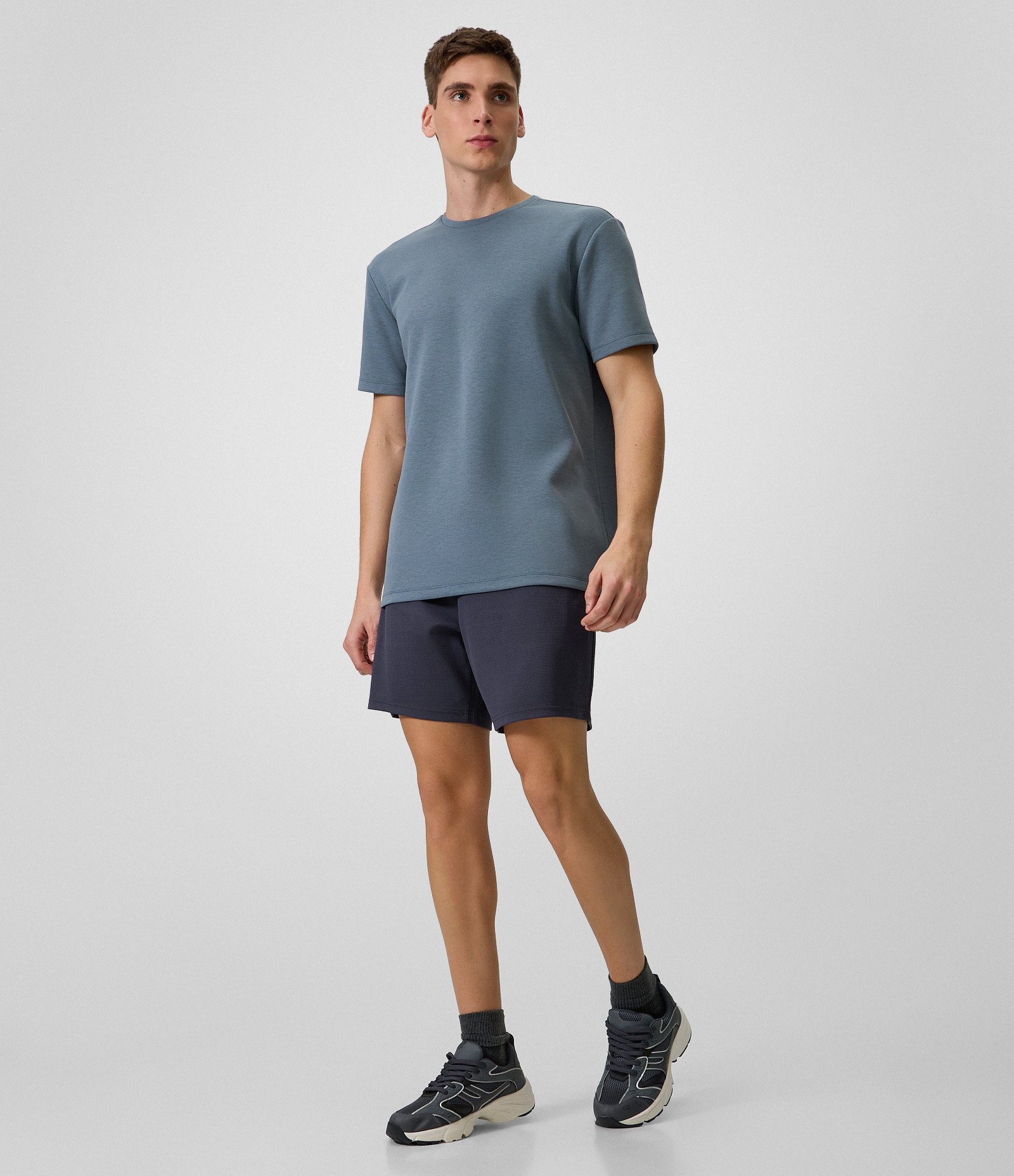 Camiseta Comfort Esportiva em Malha Tecnológica com Tecnologia Dry Cinza 2