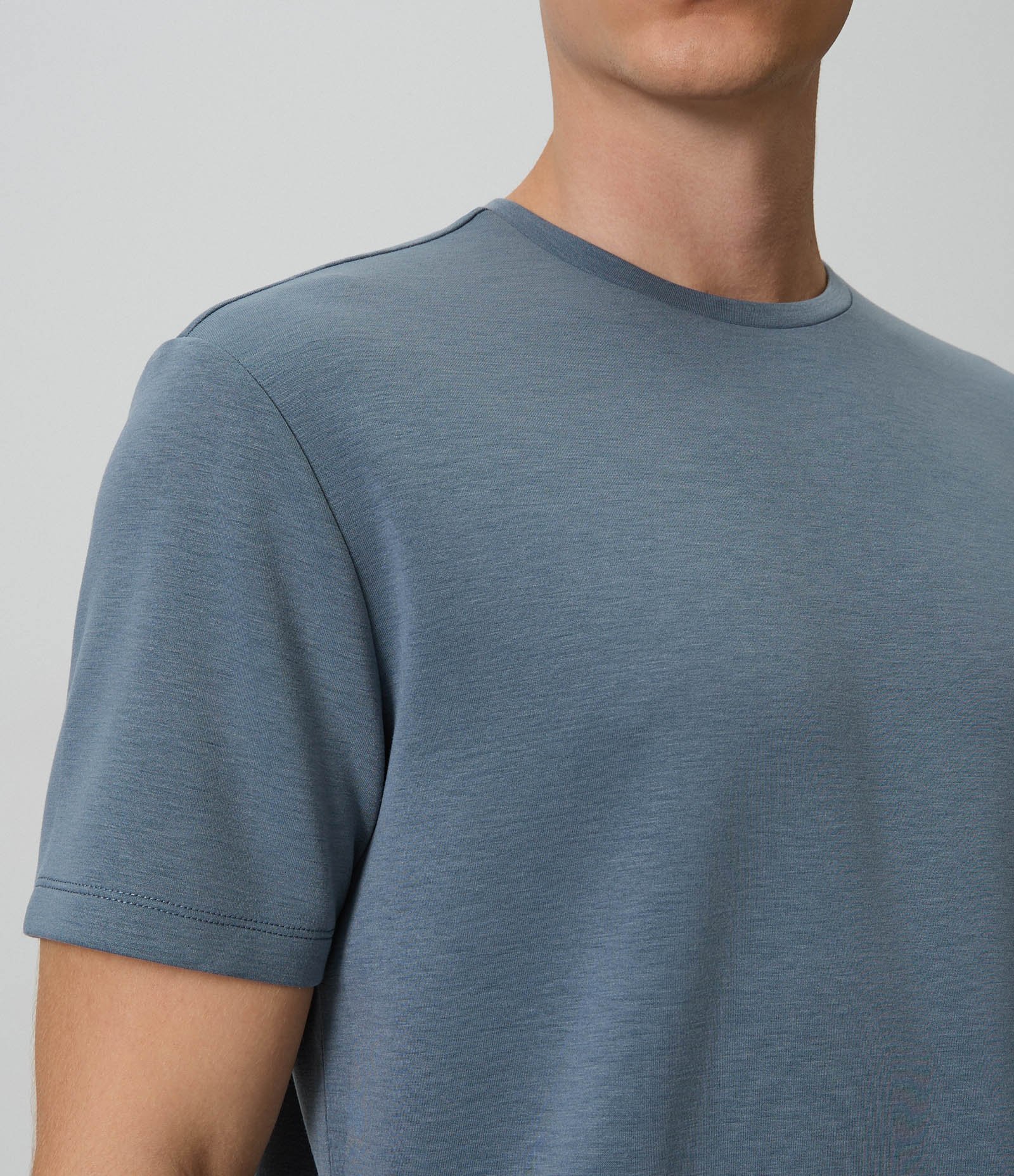 Camiseta Comfort Esportiva em Malha Tecnológica com Tecnologia Dry Cinza 4