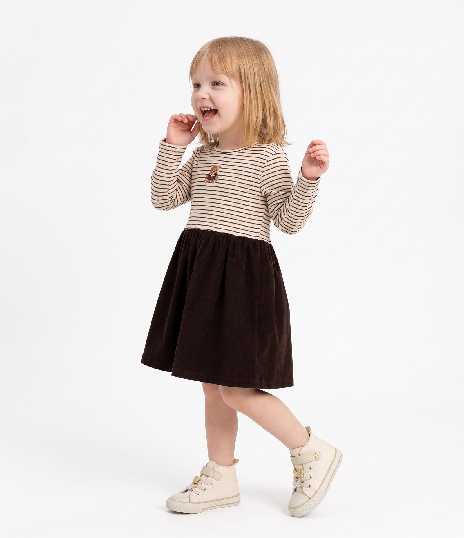 Vestido Slim Evasê Infantil com Veludo Cotelê e Bordado Urso – Tam 1 a 6 Anos Marrom/Bege 2