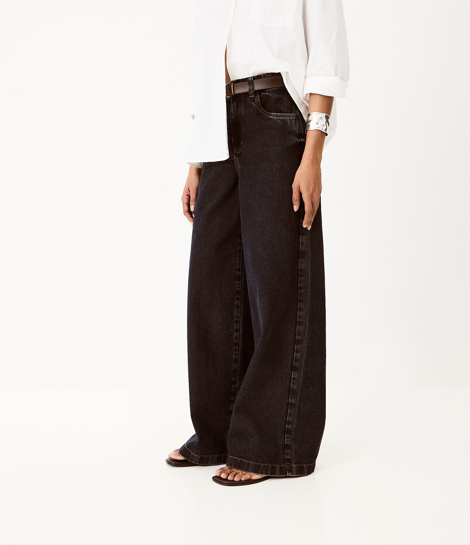 Calça Pantalona em Jeans com Cintura Alta Escuro 3