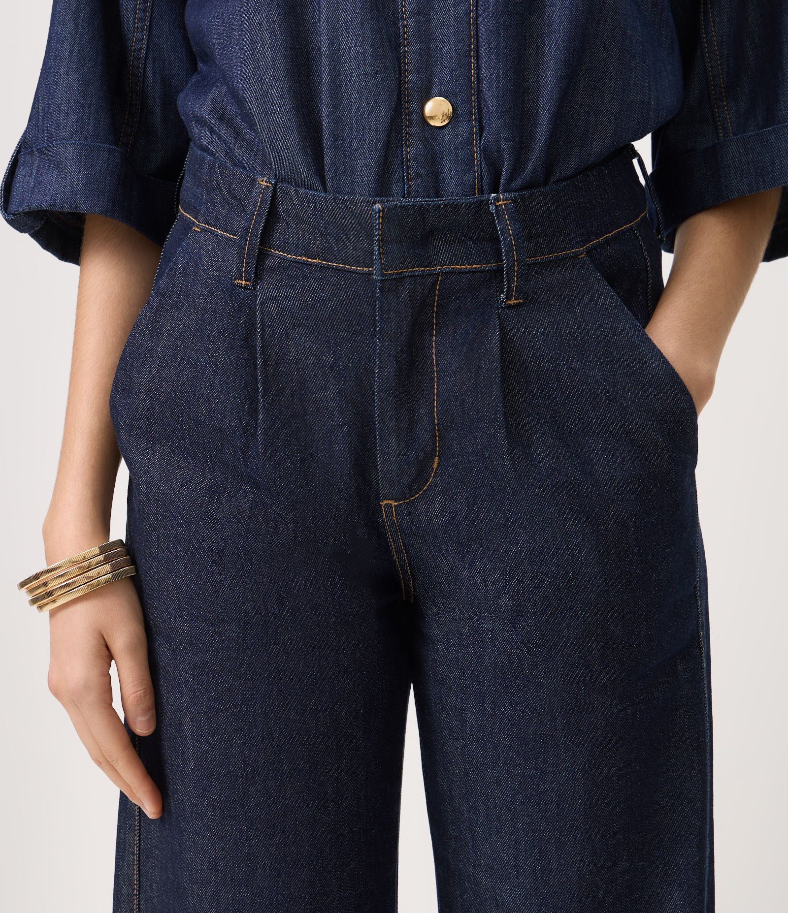 Calça Jeans Reta Comfort Alfaiatada com Pregas Frontais Azul Escuro 4