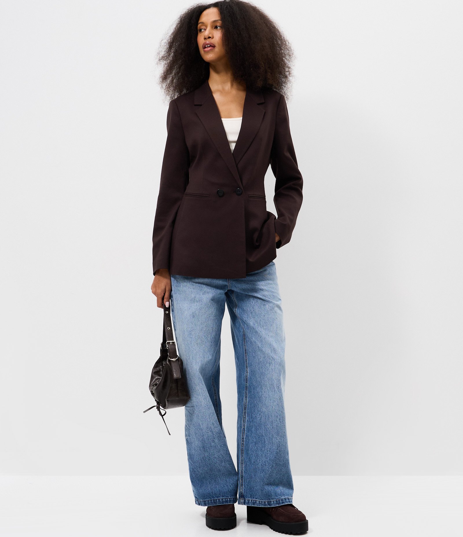 Blazer Alfaiatado com Modelagem Ajustada Marrom 2