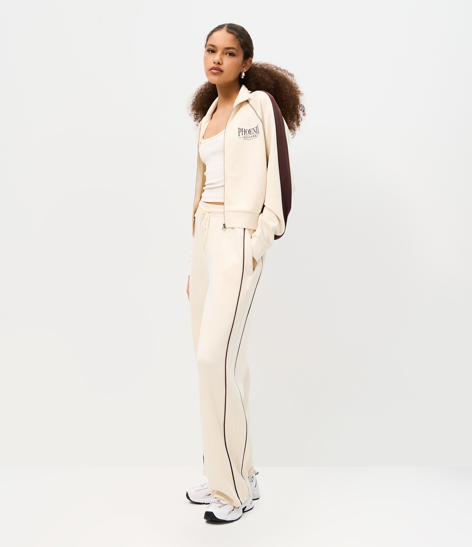 Calça em Moletom com Felpa e Listras Laterais Contrastantes Off White 1