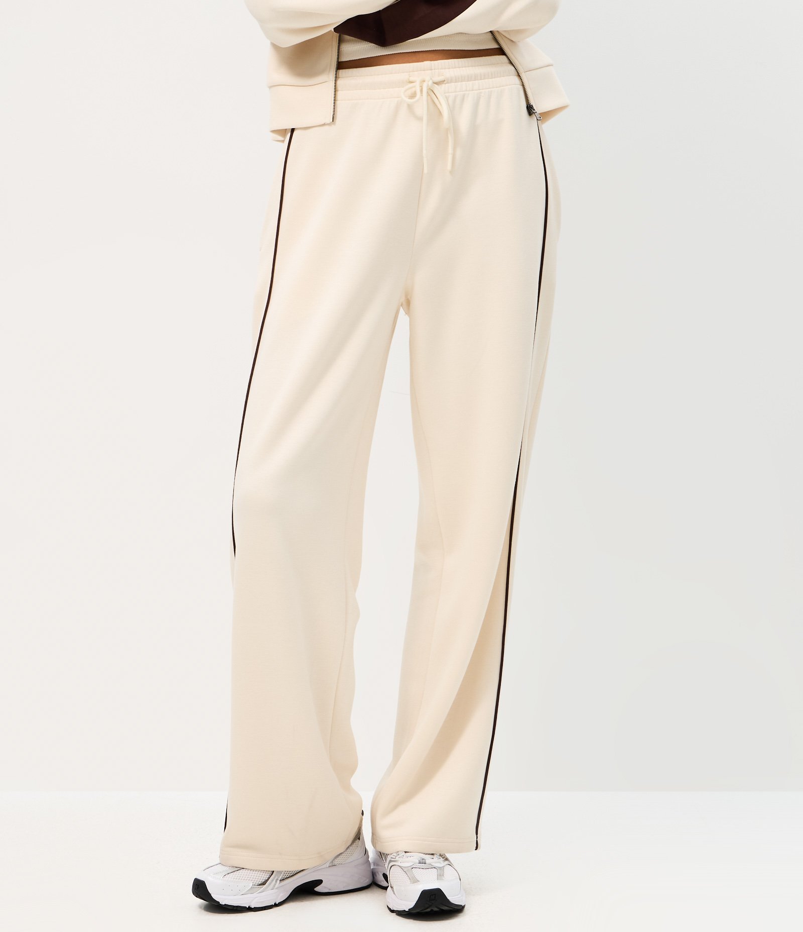 Calça em Moletom com Felpa e Listras Laterais Contrastantes Off White 2